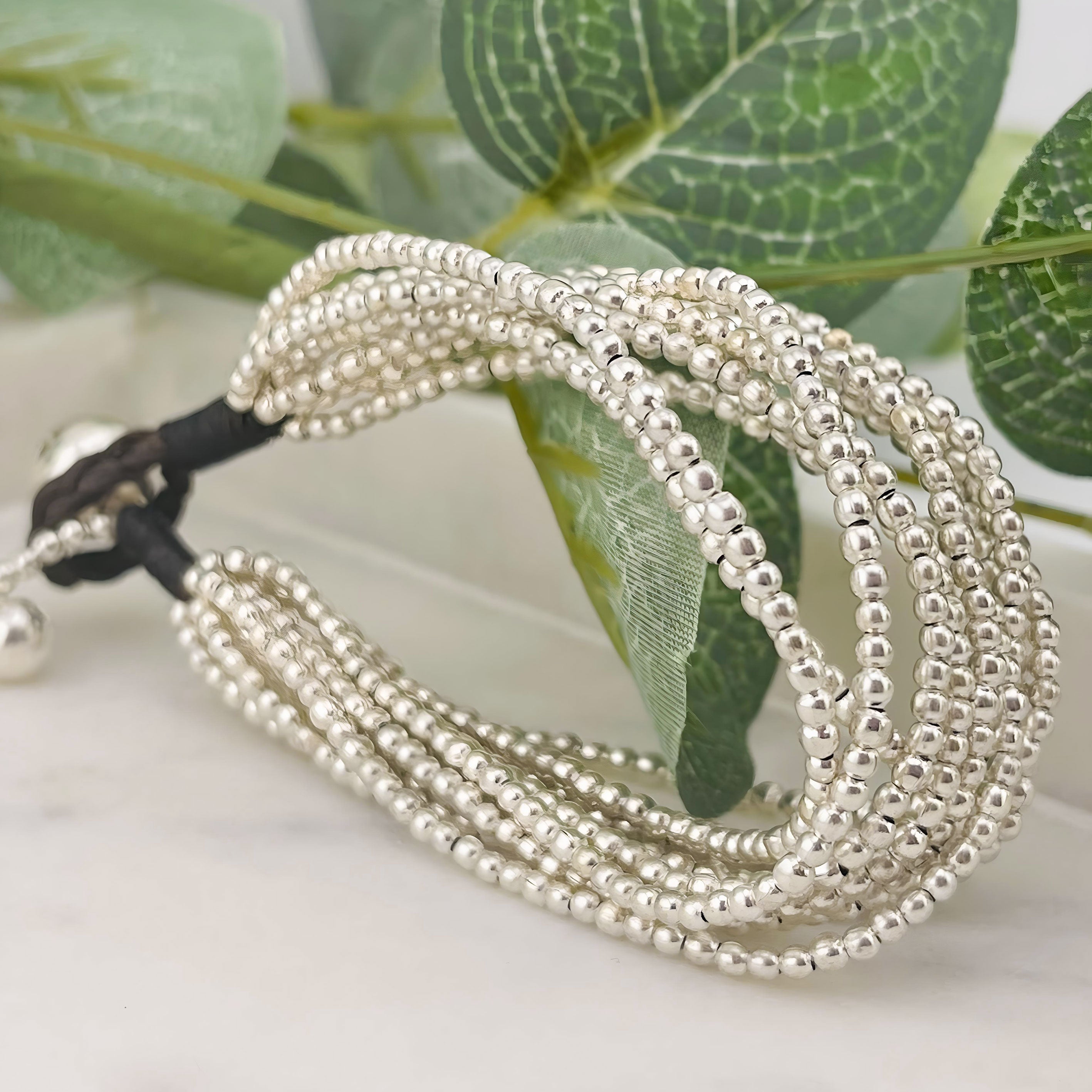 Bezauberndes 10-Strang Armband mit Silberperlen Boho-Style Gloria