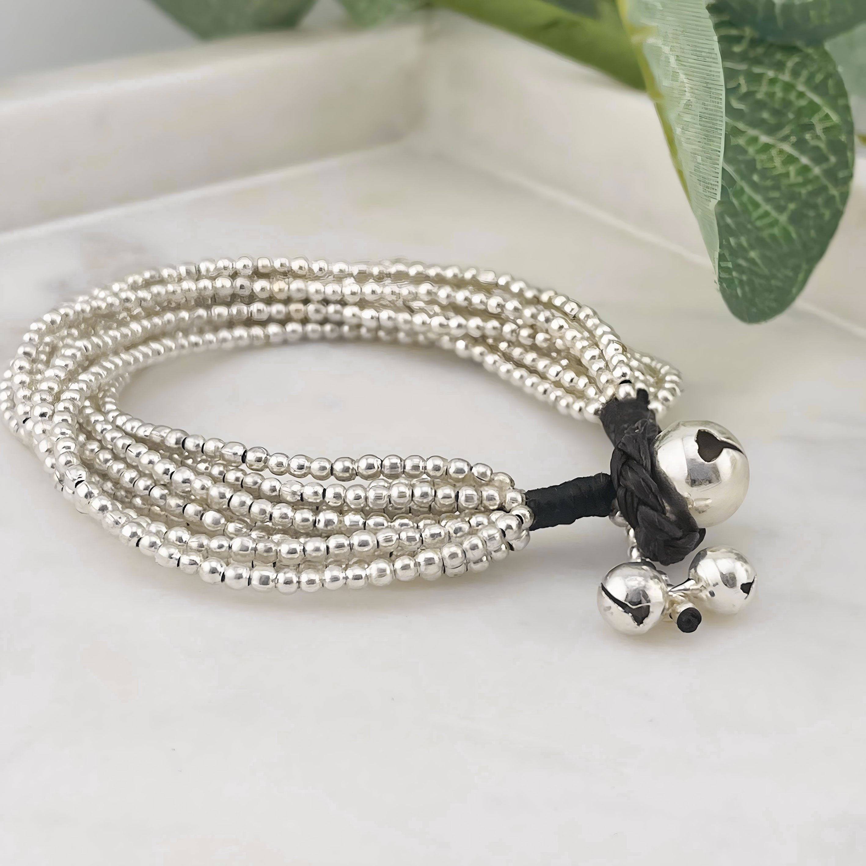 Bezauberndes 10-Strang Armband mit Silberperlen Boho-Style Gloria