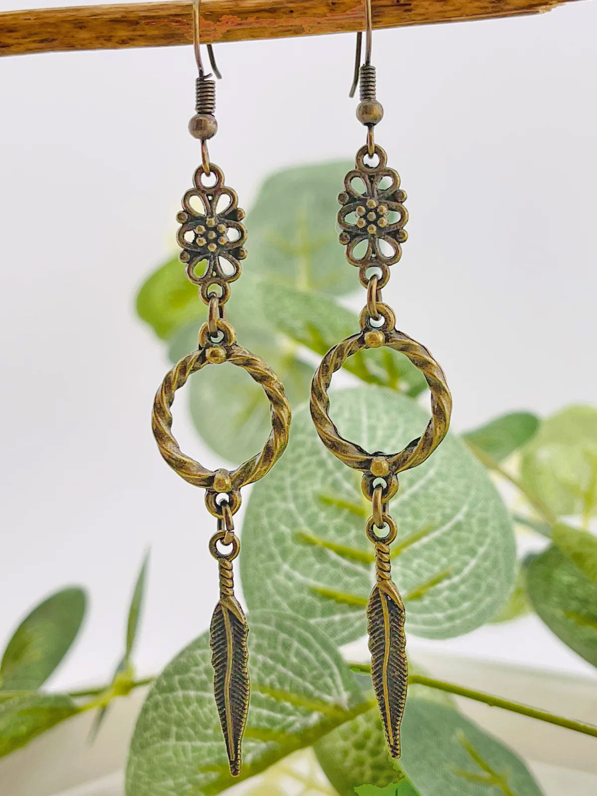 Lange Boho-Ohrhänger aus goldenem Messing Dalia