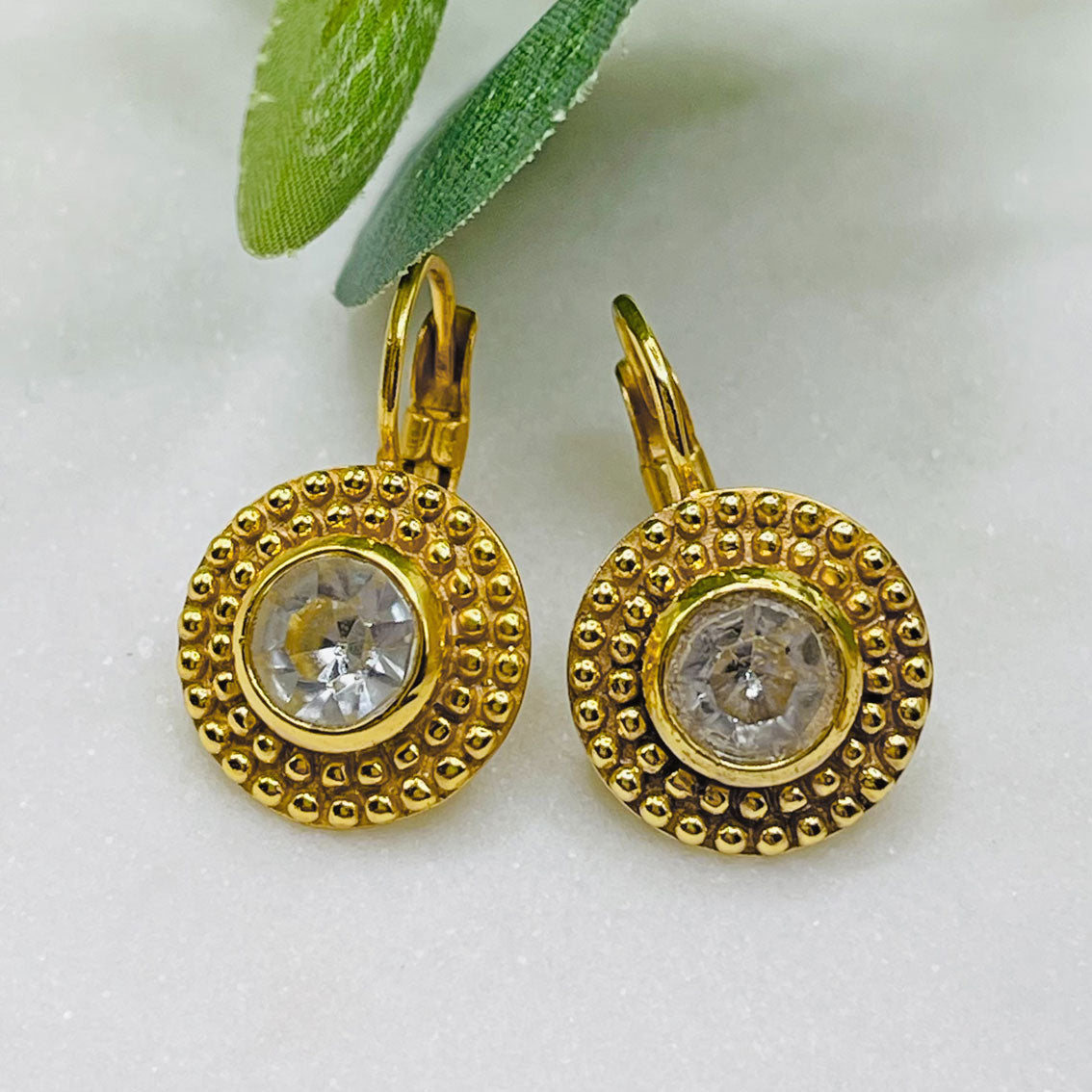 Boho Ohrringe Gold mit klarem Quarz Pink Sand Finna