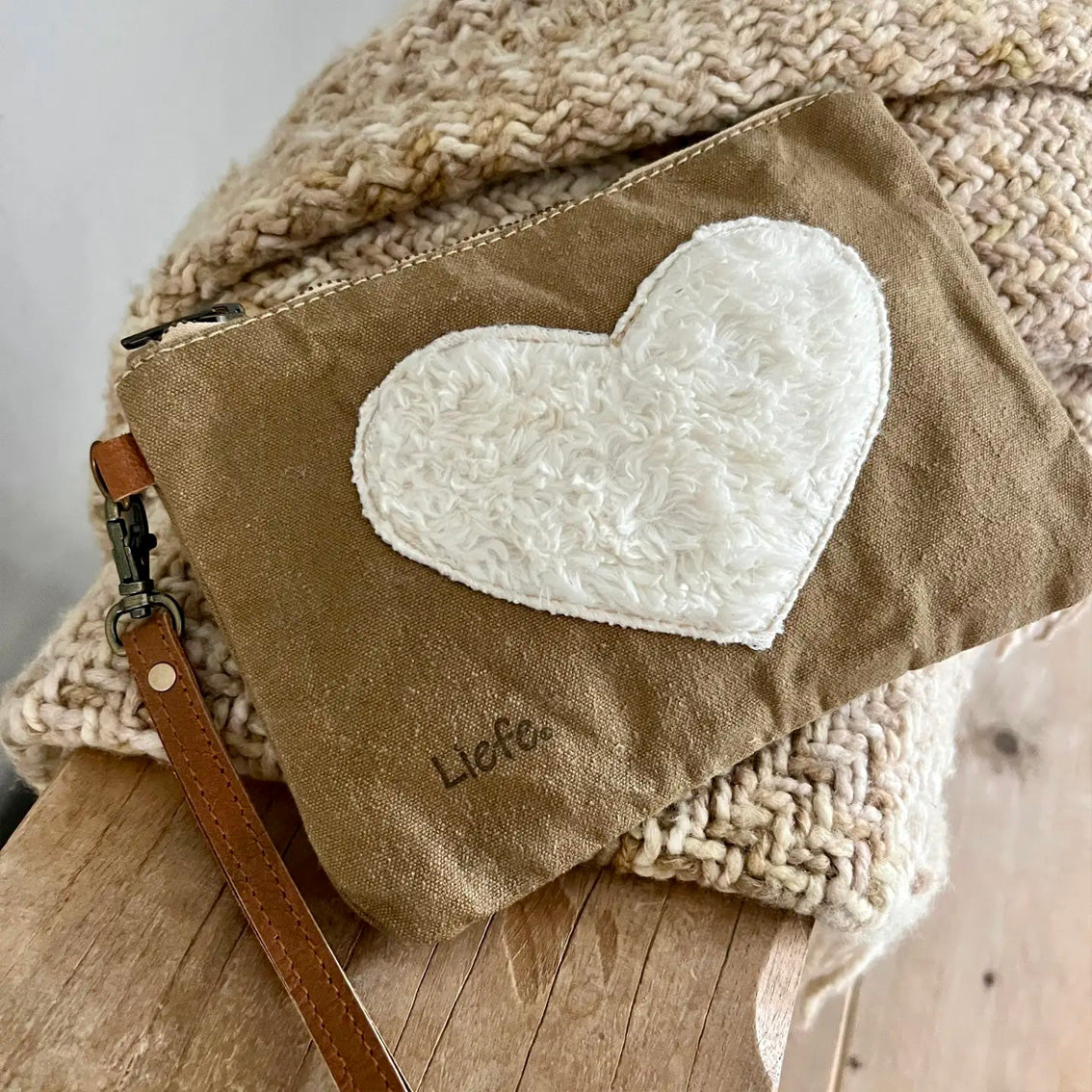 Baumwoll Clutch mit Teddy-Herz Fergie