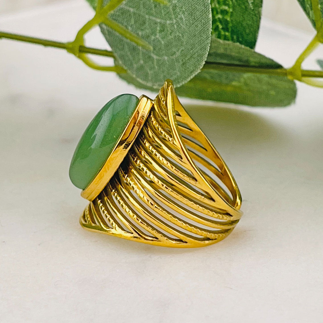 Breiter Goldring mit grünem Aventurin Stein Carbini