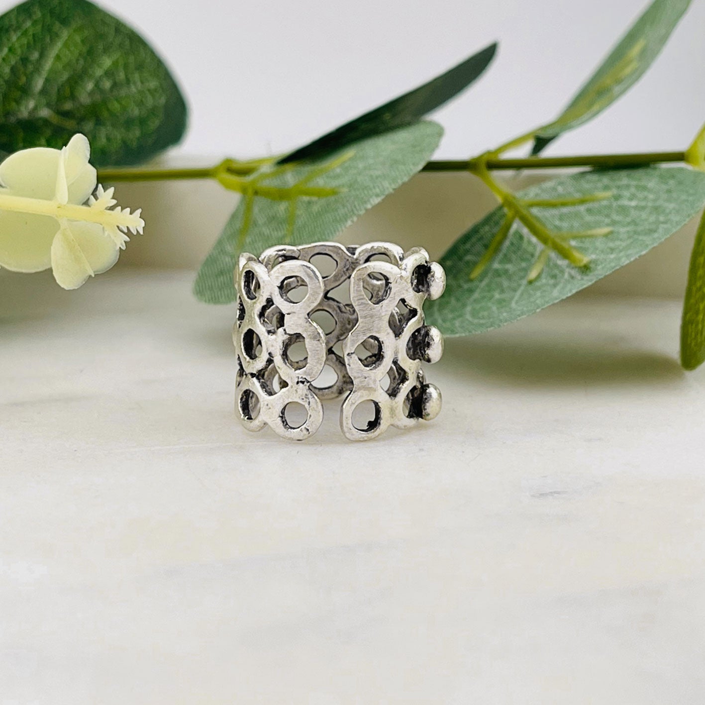 Breiter Silberring aus Zamak Boho-Design Elora