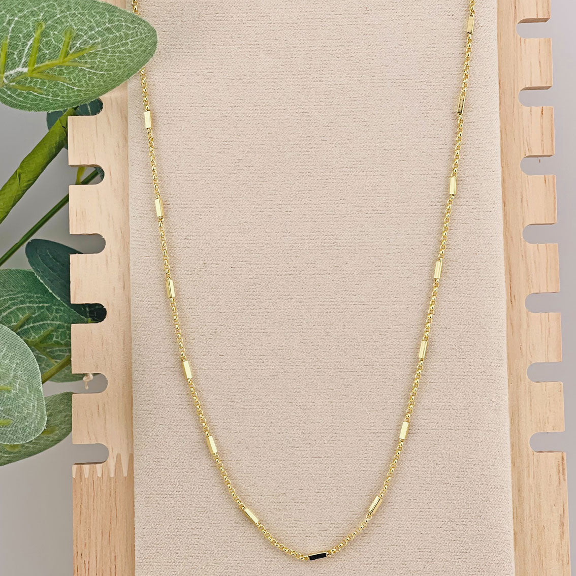 Feine Halskette mit eingesetzten Goldbarren Samiah
