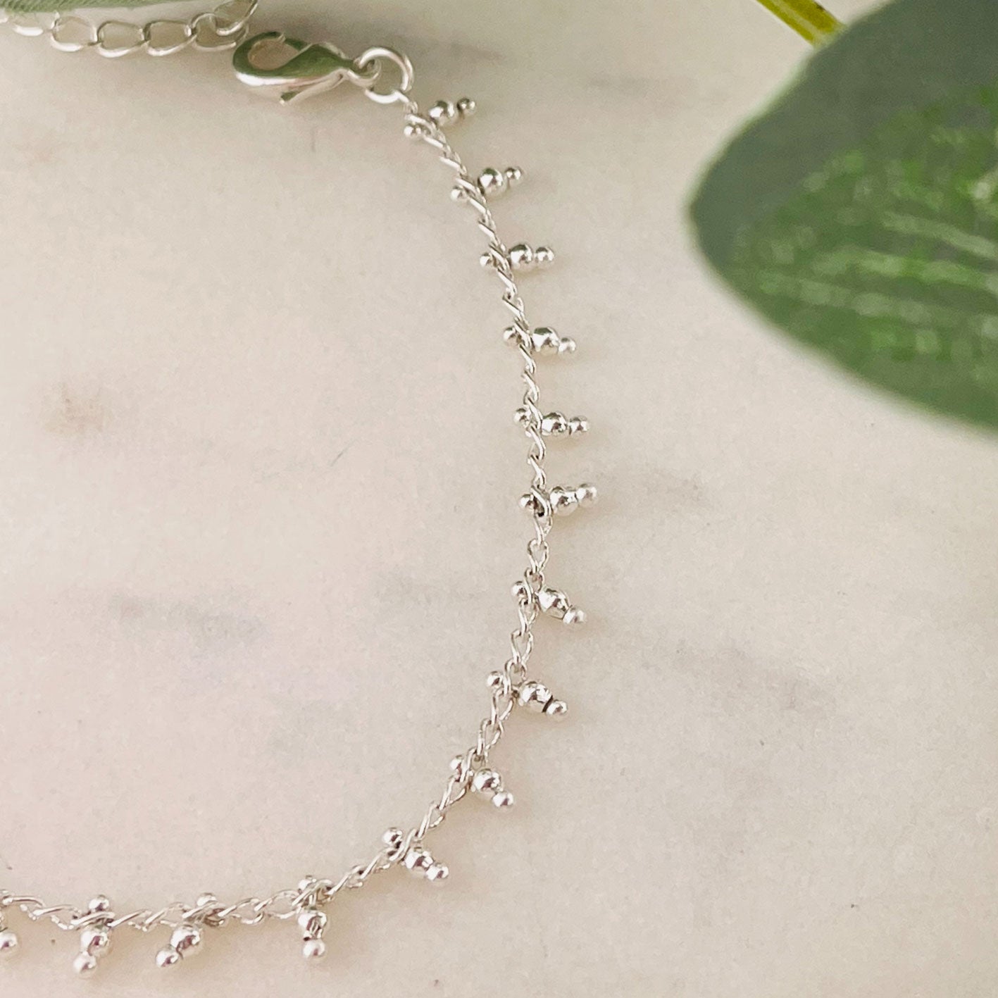 Feines Silber Armkettchen mit Silberperlen-Anhängern Palas