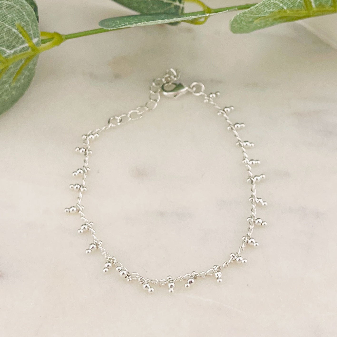 Feines Silber Armkettchen mit Silberperlen-Anhängern Palas