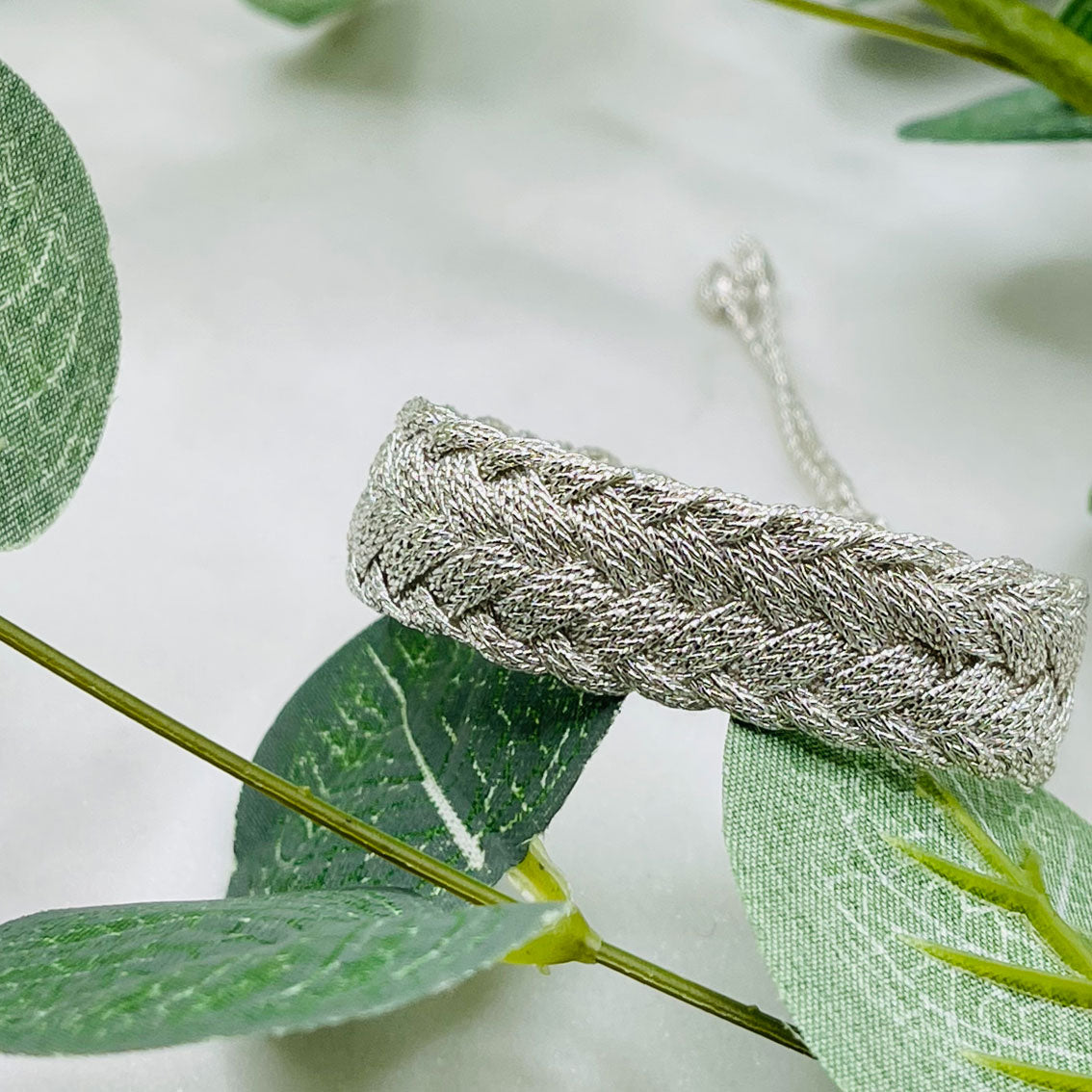 Gewobenes Maayaz-Armband in Silber - Zartmint Solaria