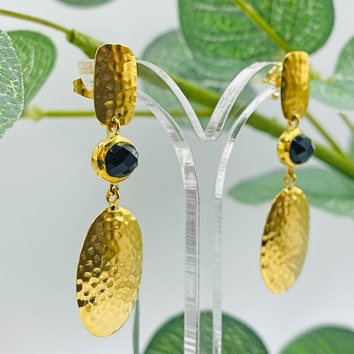 Lange Goldohrringe mit schwarzem Onyx Pink Sand Fontienne