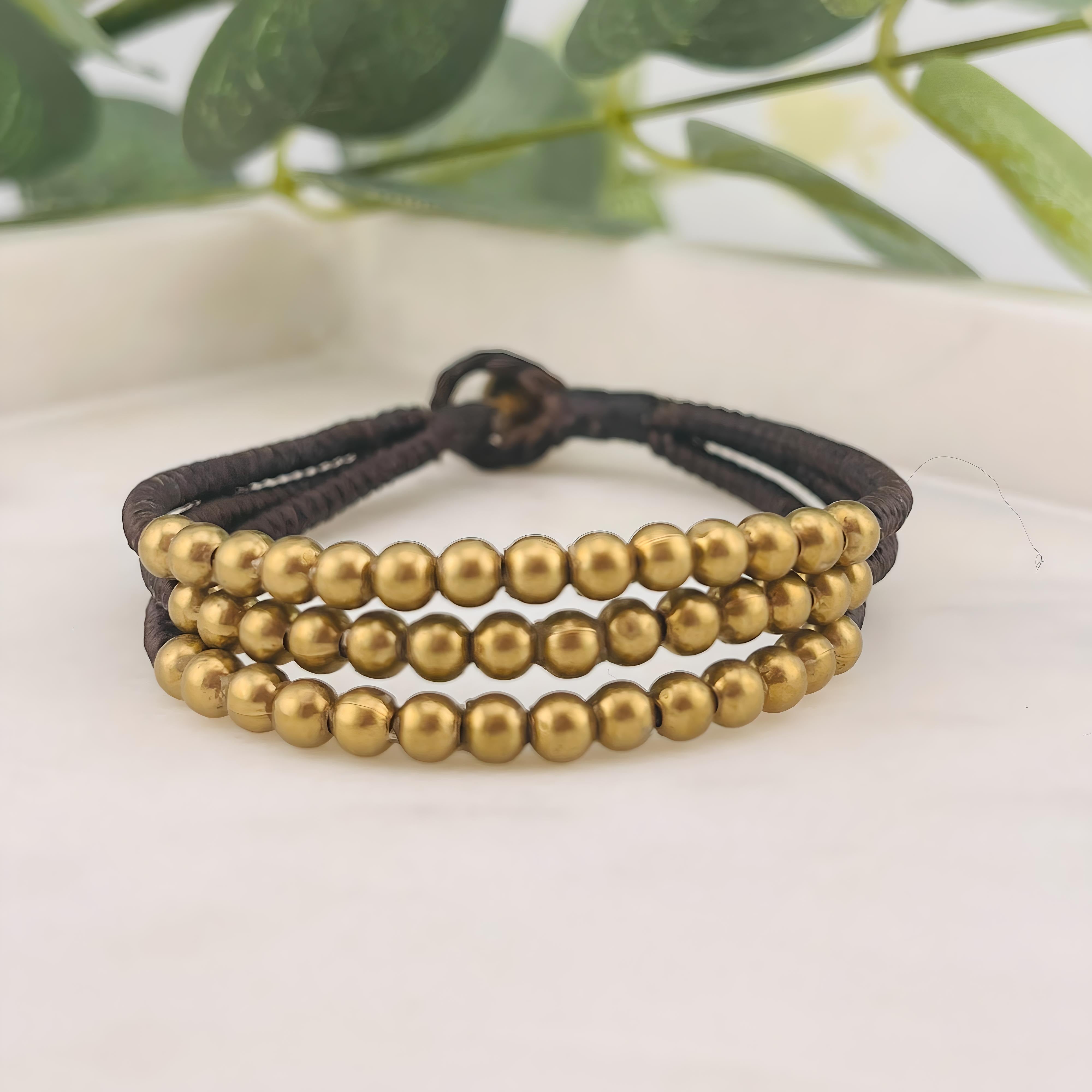 Dreifaches Boho-Armband mit Goldenen Messingperlen Gali