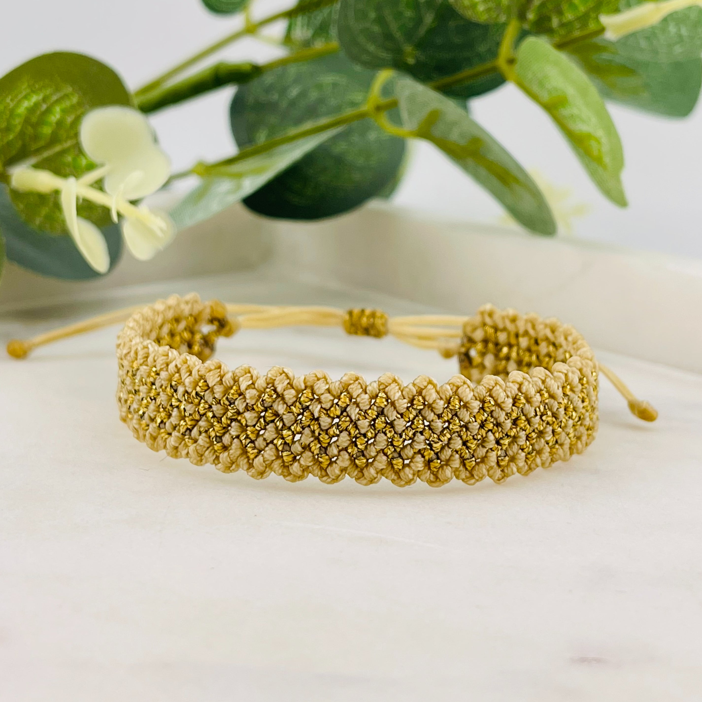 Gewobenes Armband Gold und Schilfgrün Meva Pink Sand
