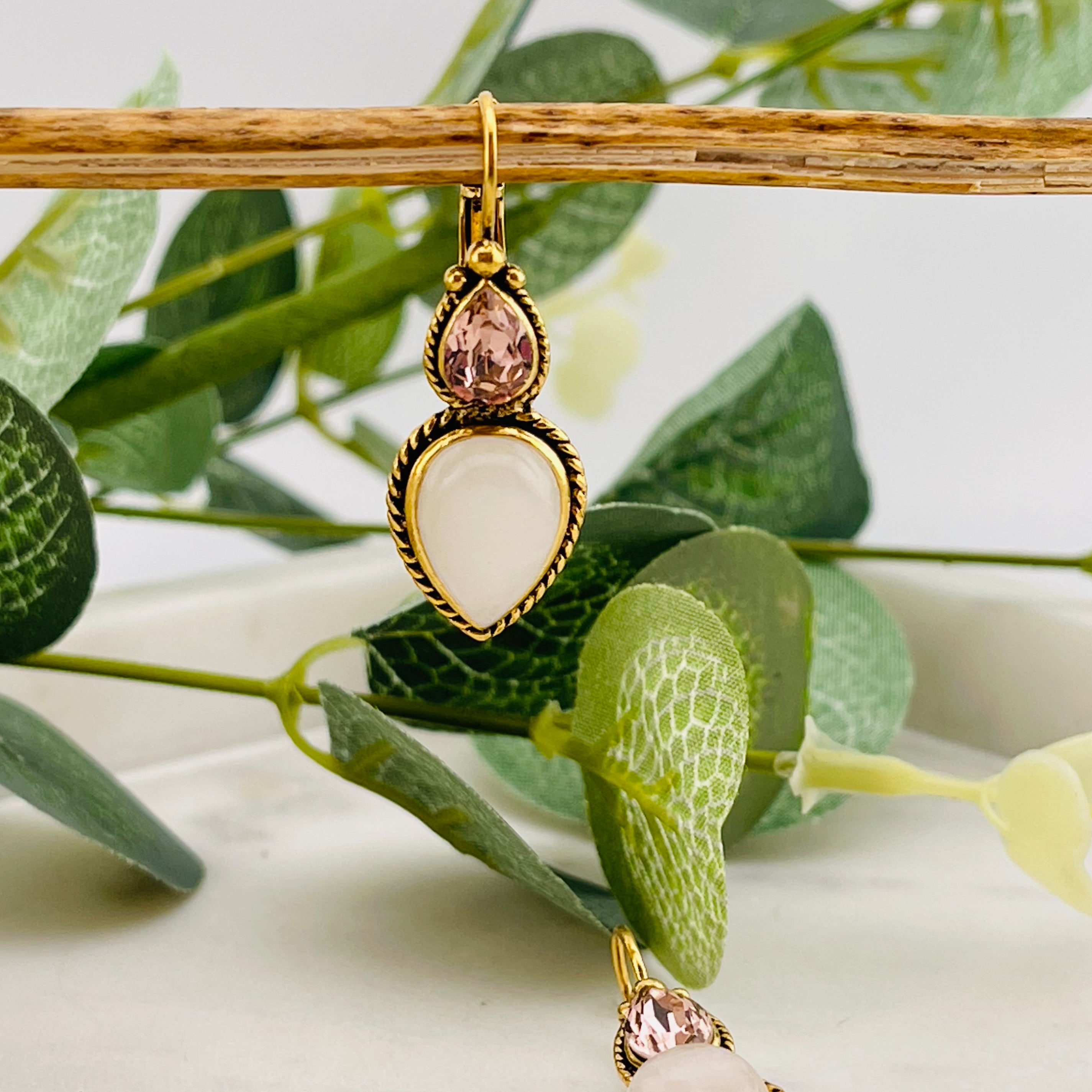 Vintage-Style Gold Ohrringe mit Rosenquarz Anina