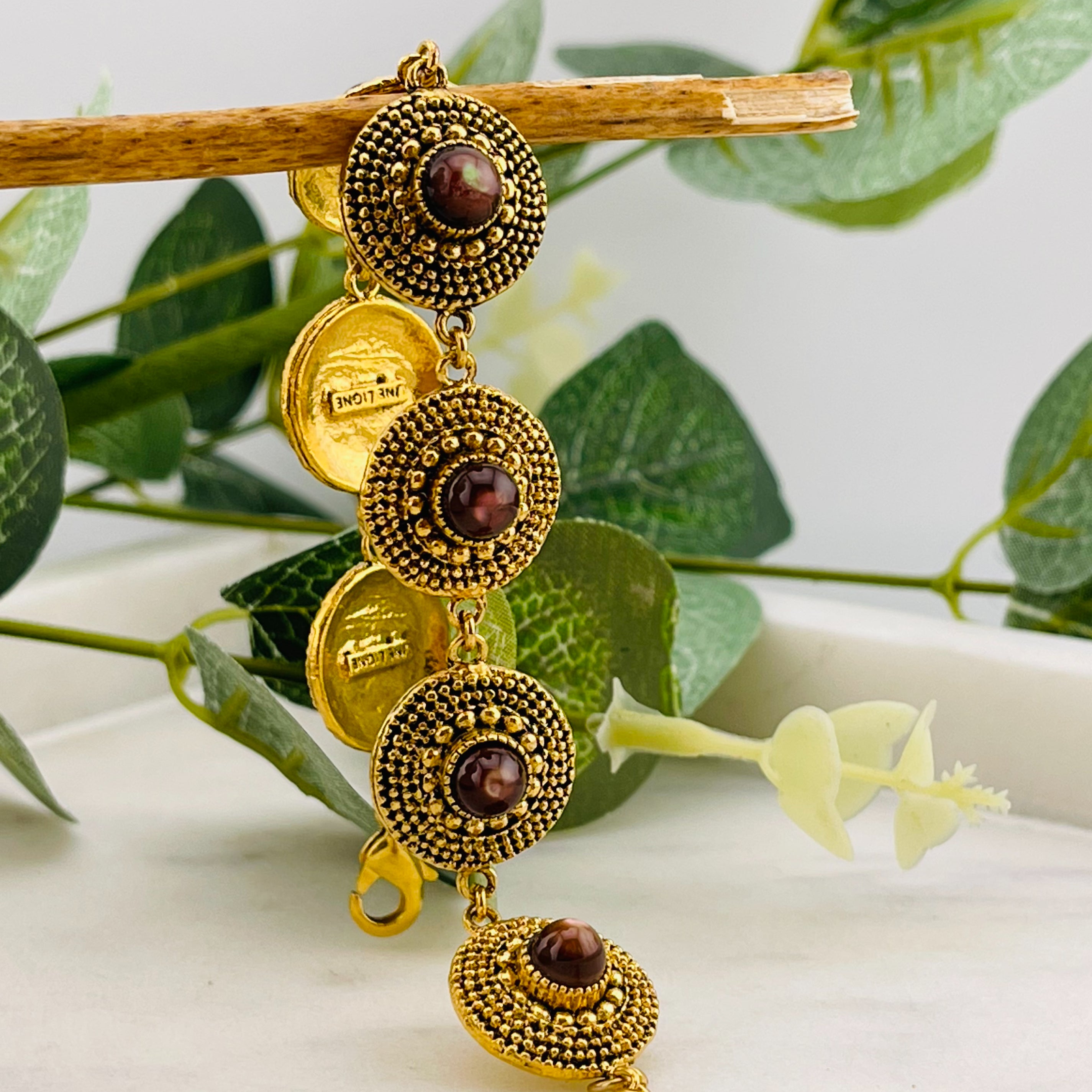 Boho Armband mit Gold Amuletten Valerie