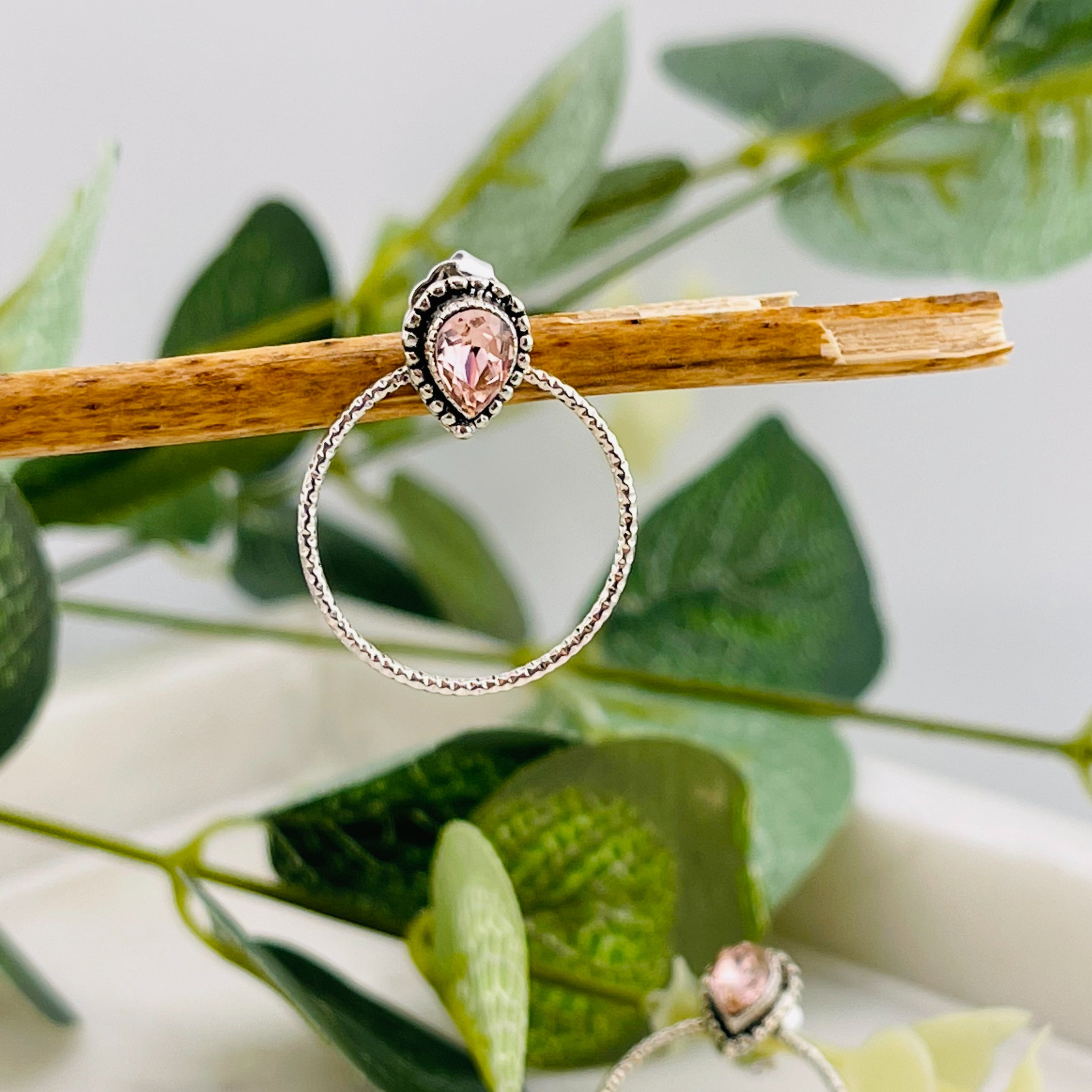 Vintage Silberohrringe mit rosa Swarovski-Stein Lorraine