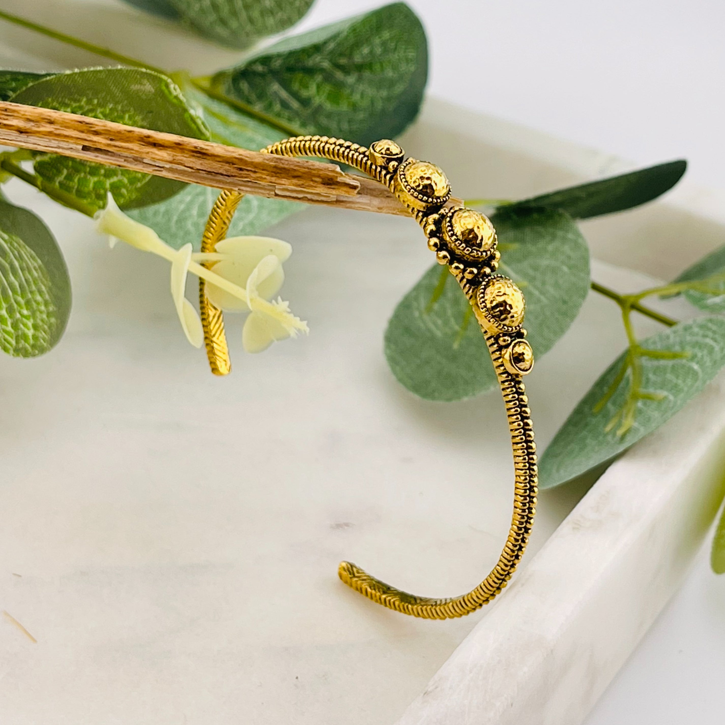Goldener Boho-Armreif Une Ligne Jeanne