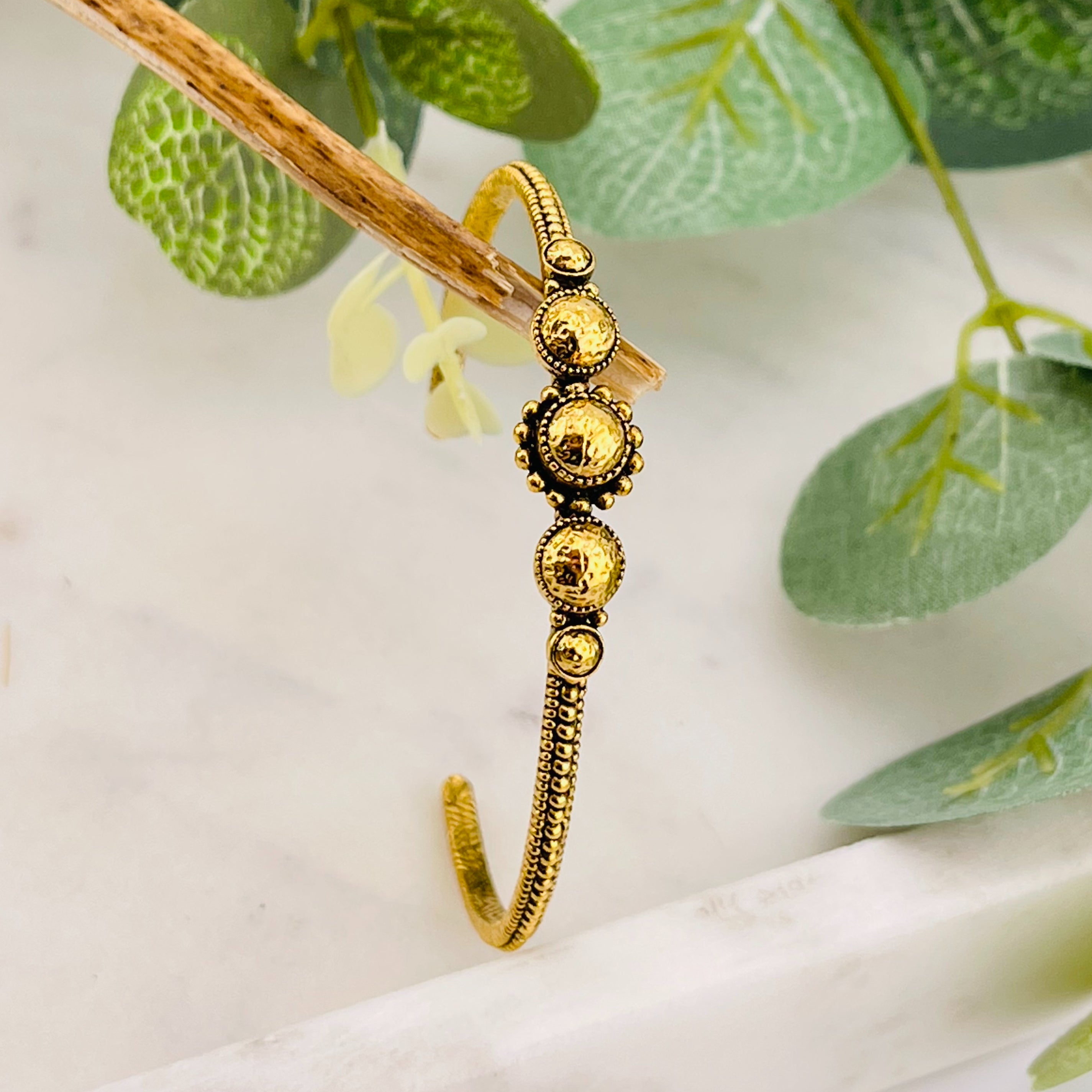 Goldener Boho-Armreif Une Ligne Jeanne