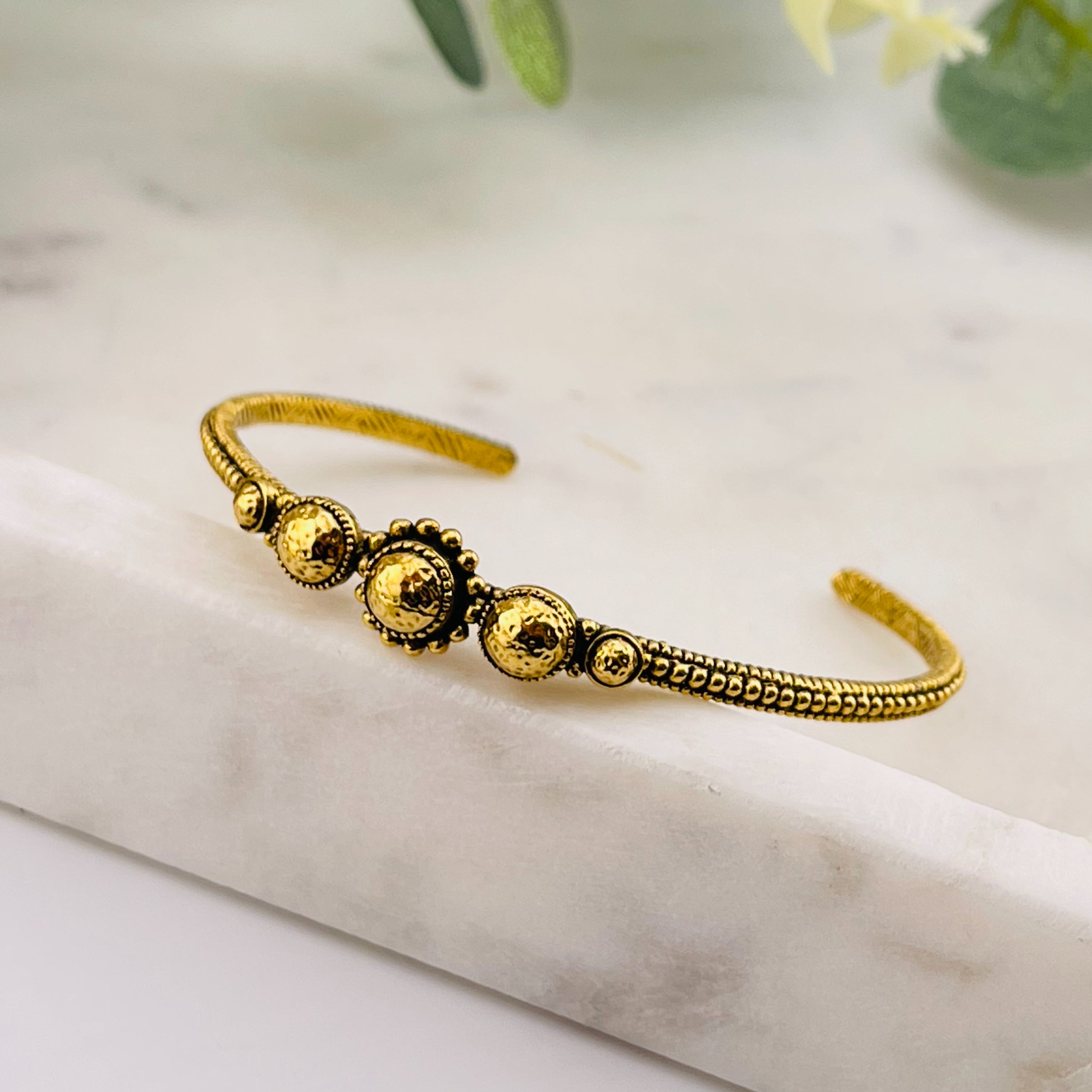 Goldener Boho-Armreif Une Ligne Jeanne