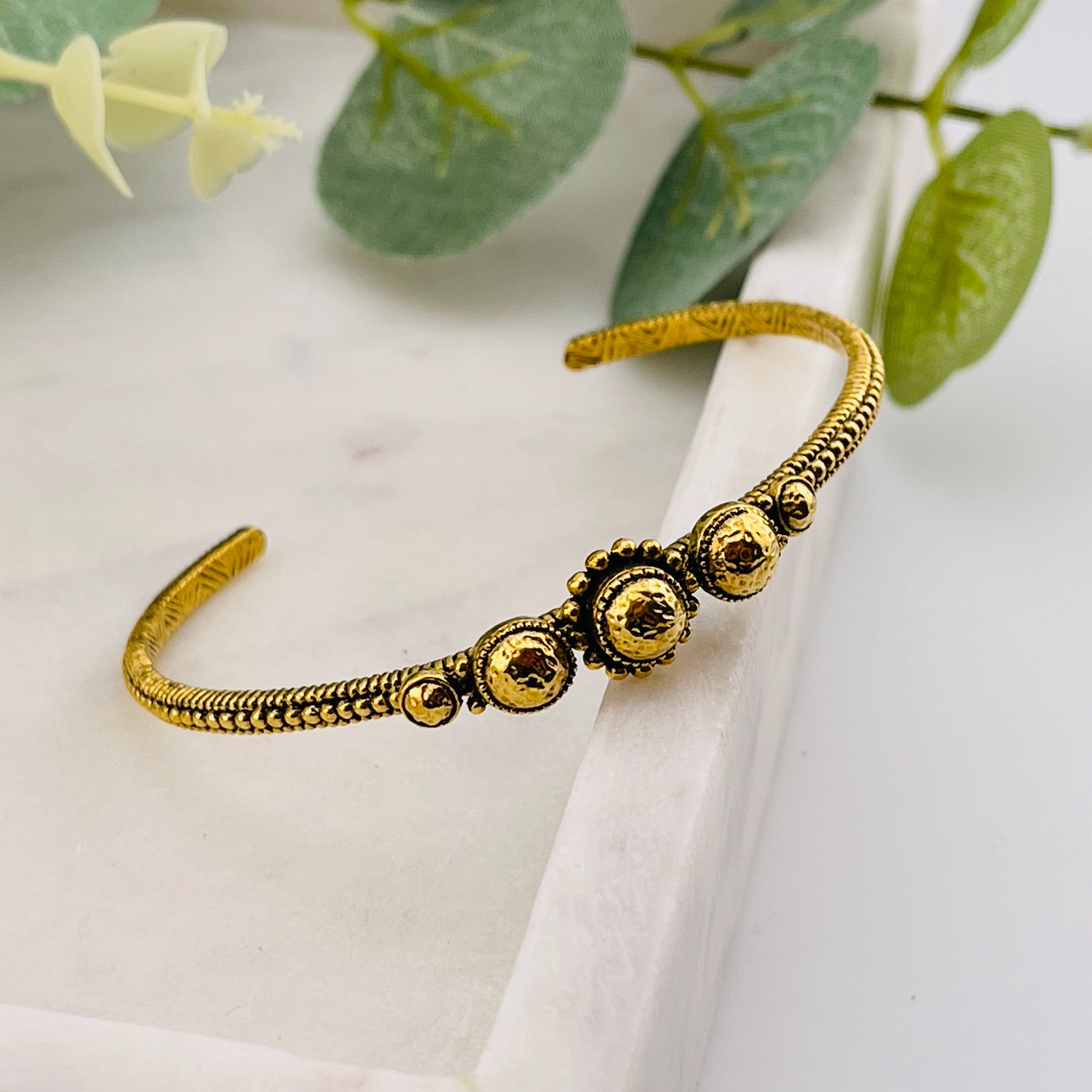 Goldener Boho-Armreif Une Ligne Jeanne