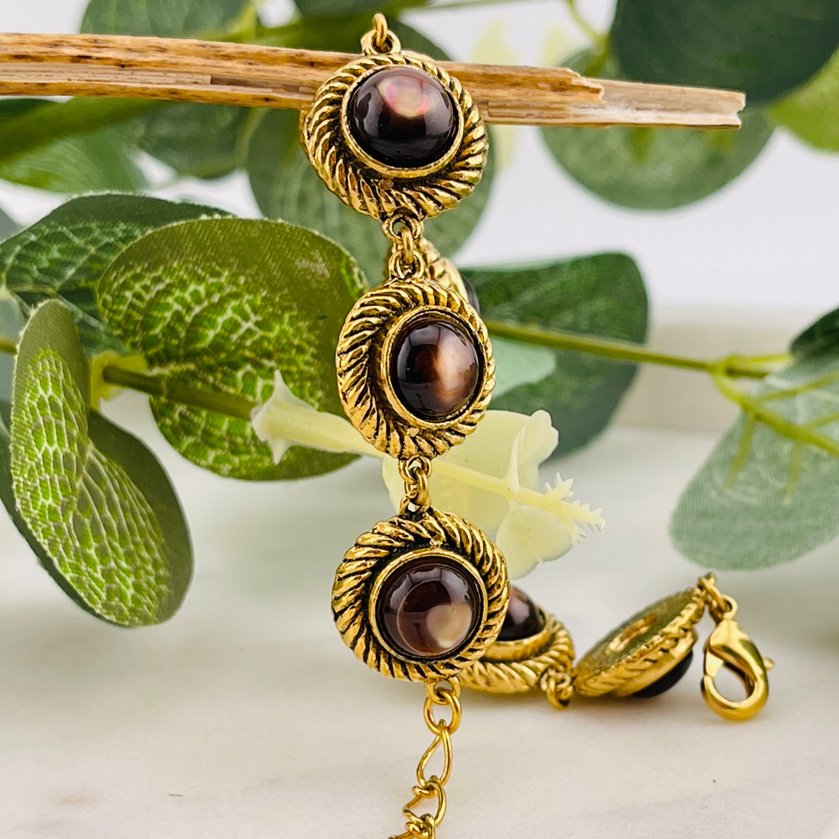 Goldamulett-Armband mit Perlmutt Vintage-Style Tilda