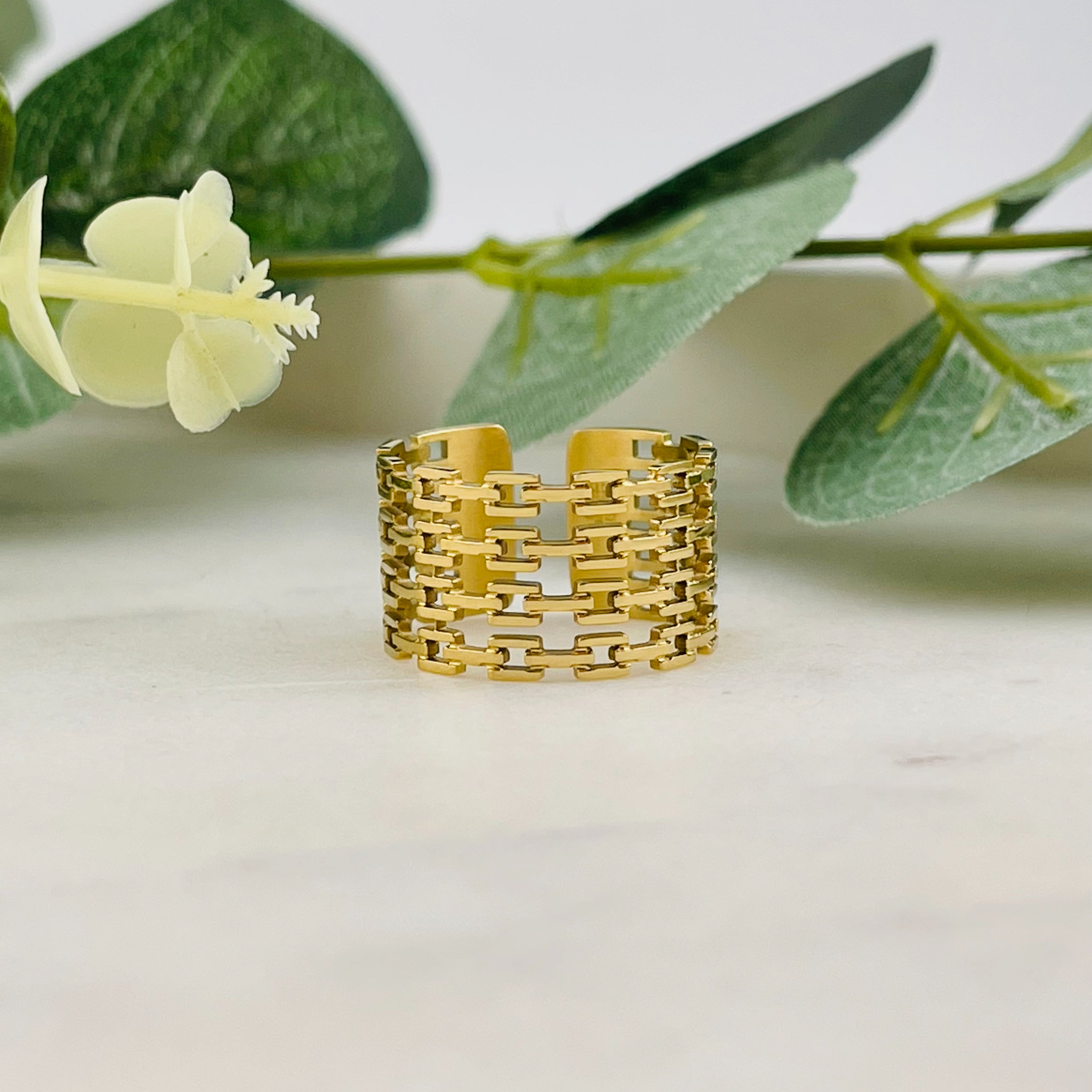 Breiter Goldring mit Kettenmuster Kamy