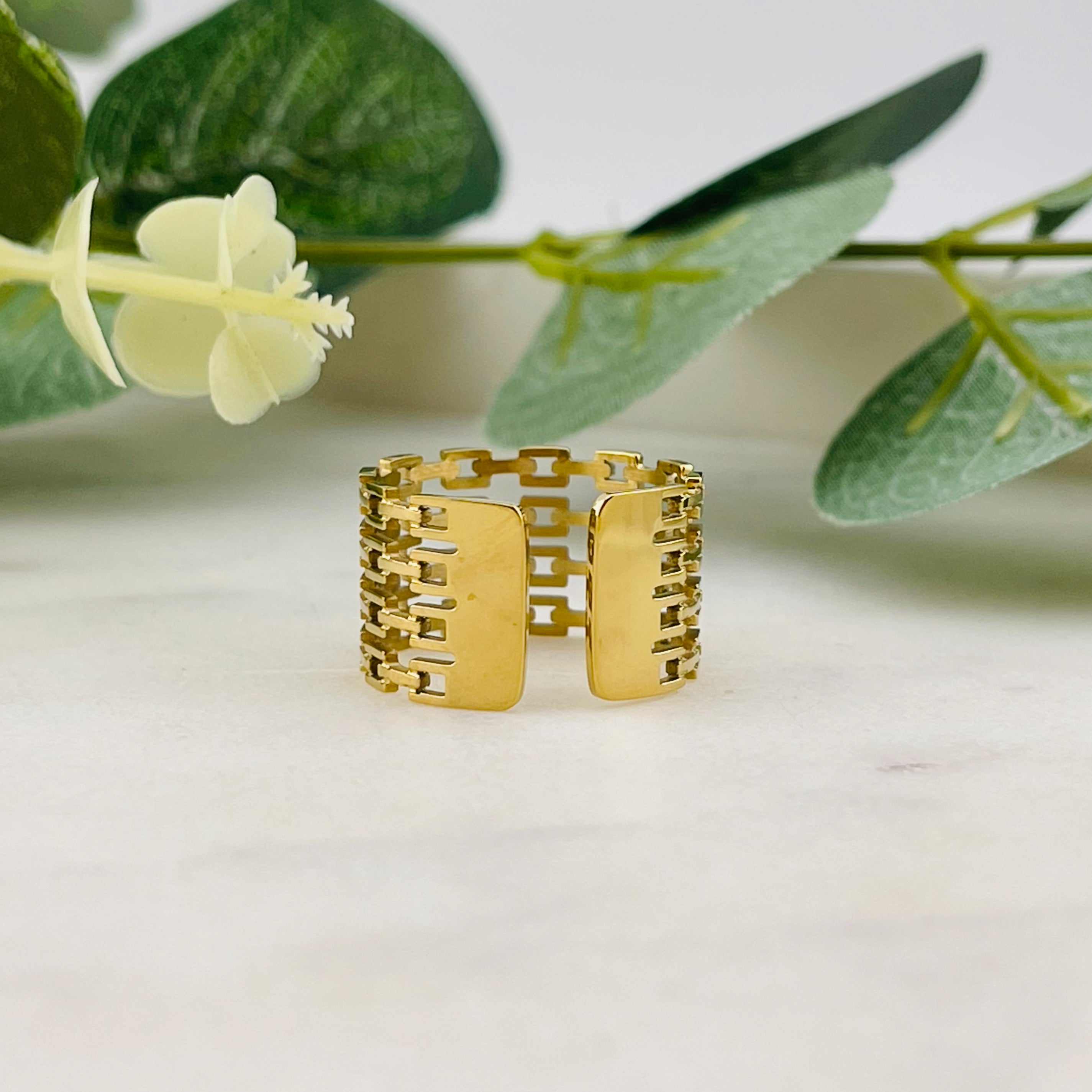 Breiter Goldring mit Kettenmuster Kamy
