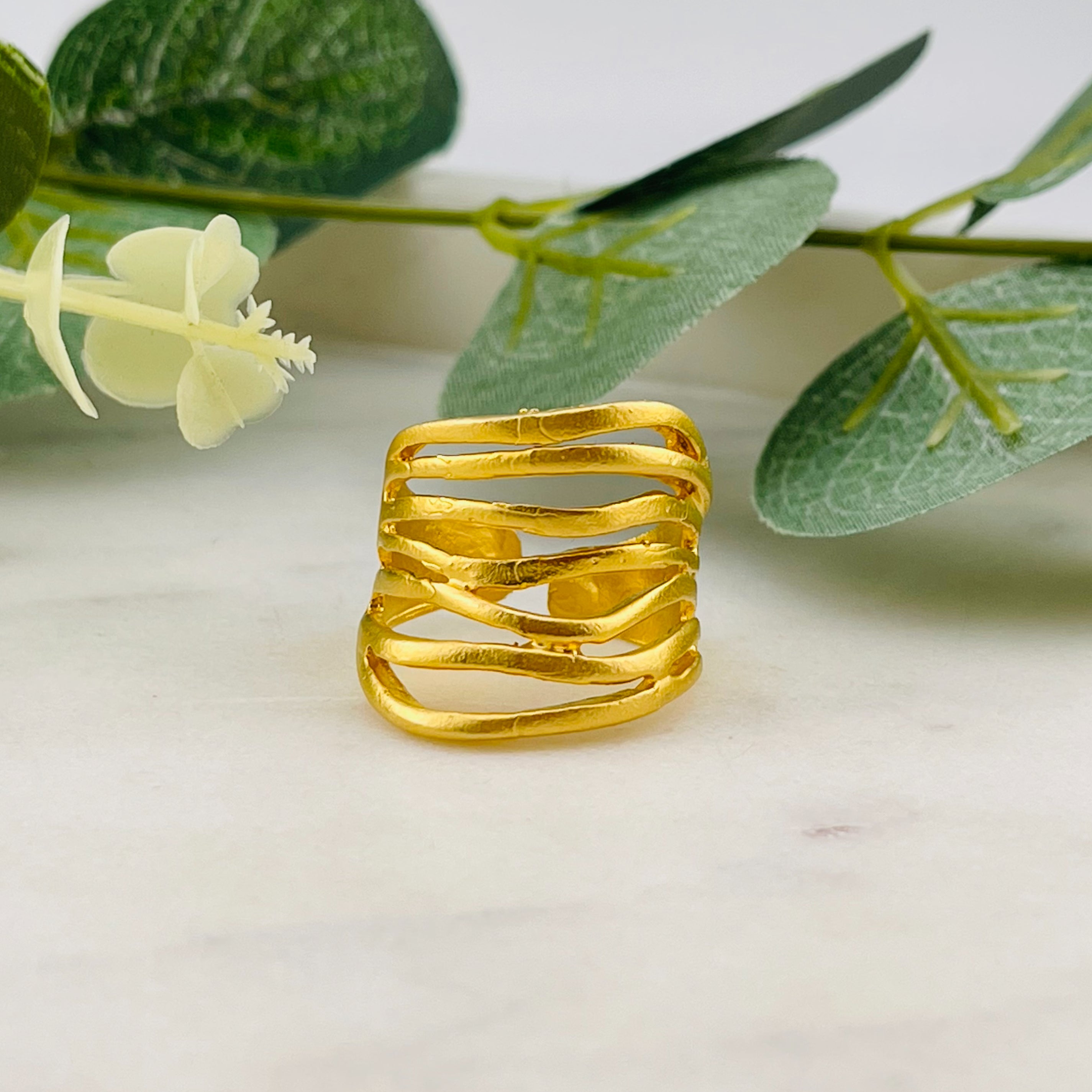 Breiter Boho Goldring organisch Cherin