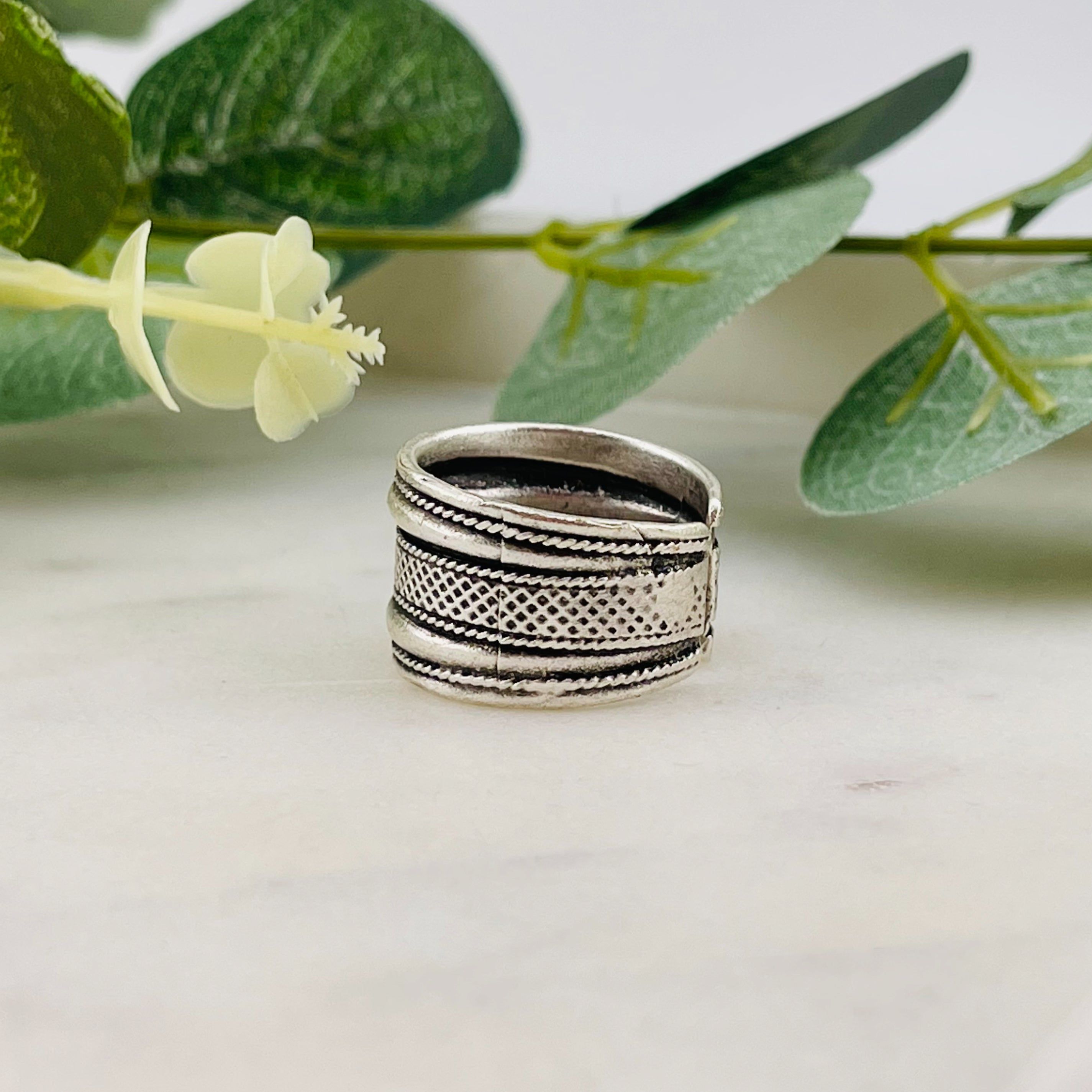 Breiter Fingerring Silber mit feinem Boho Muster Paula