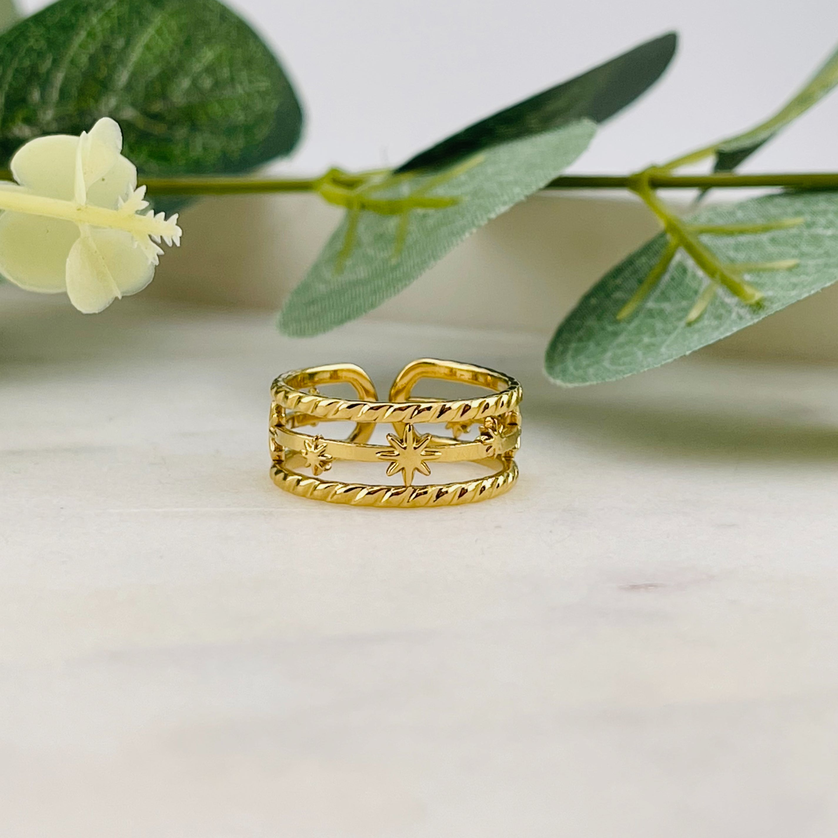 Goldener Fingerring mit Sternen Boho-Style Dassa