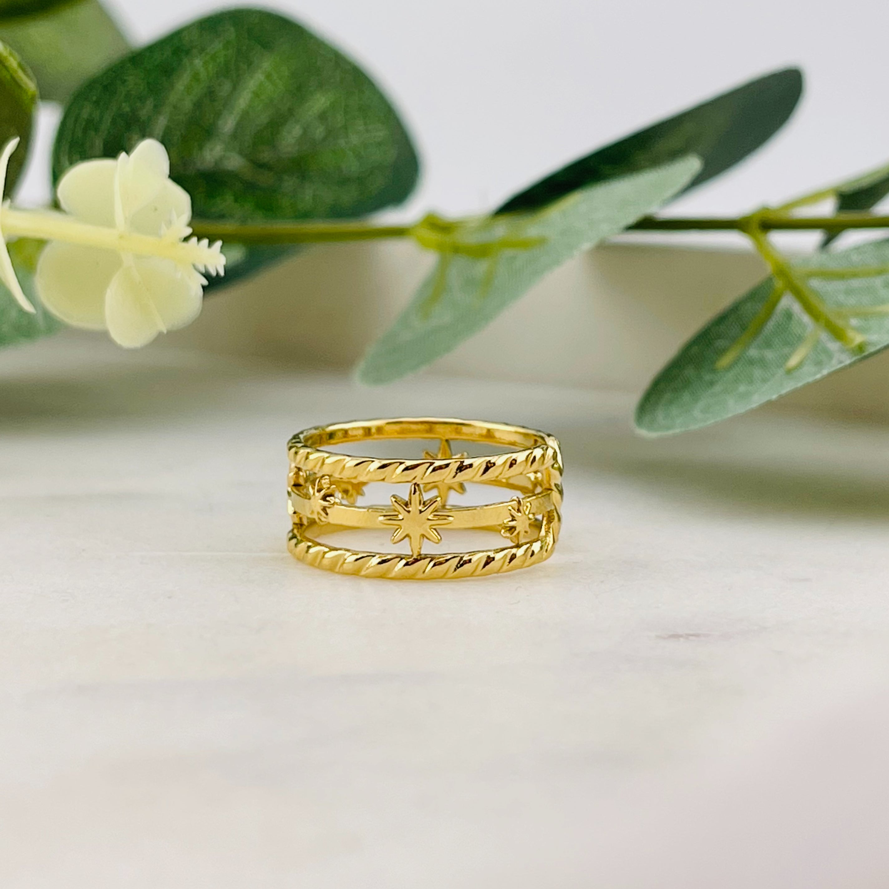 Goldener Fingerring mit Sternen Boho-Style Dassa