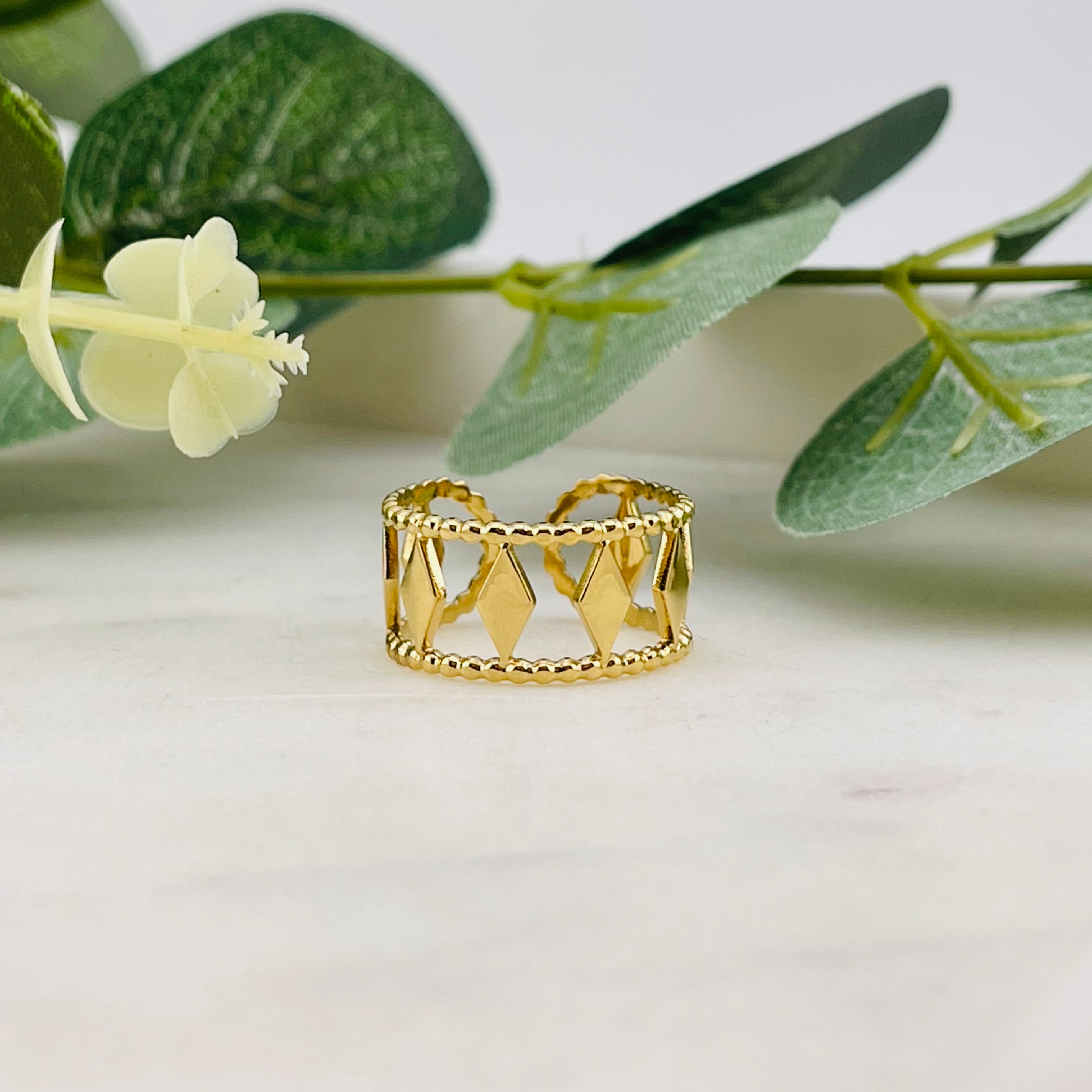 Goldring mit Rauten Dekor Millies