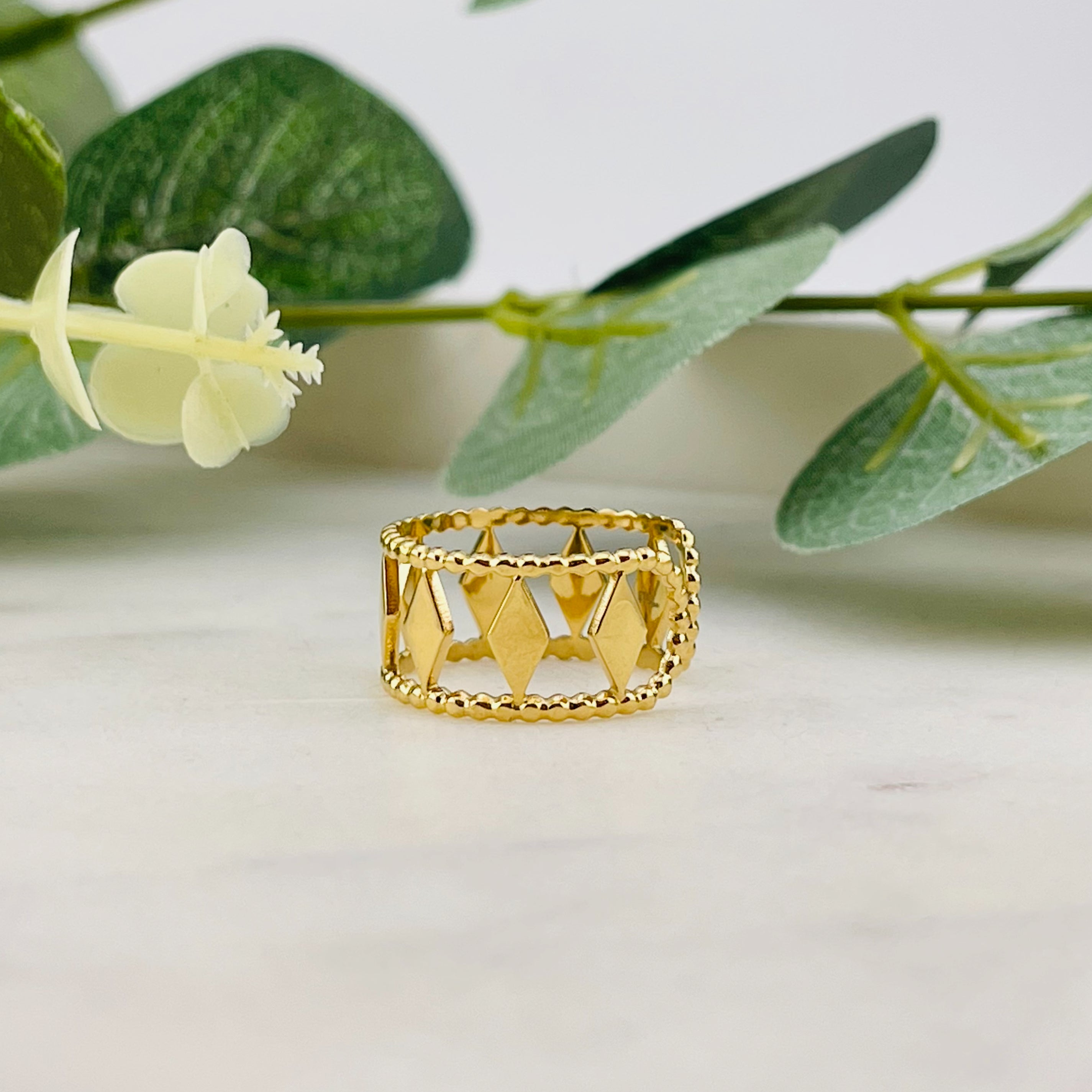 Goldring mit Rauten Dekor Millies