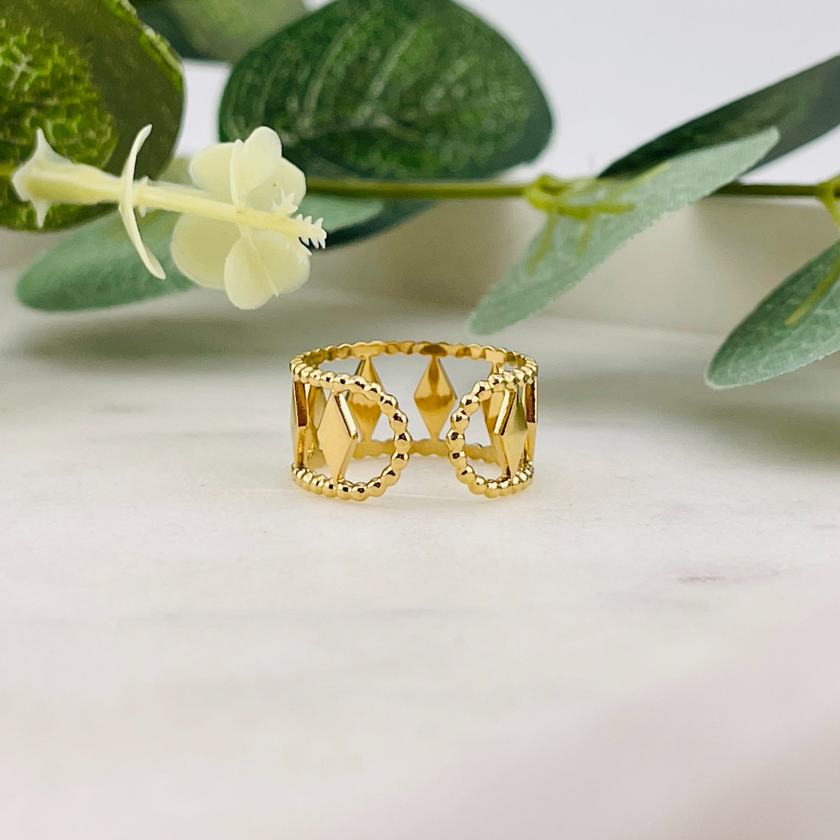 Goldring mit Rauten Dekor Millies