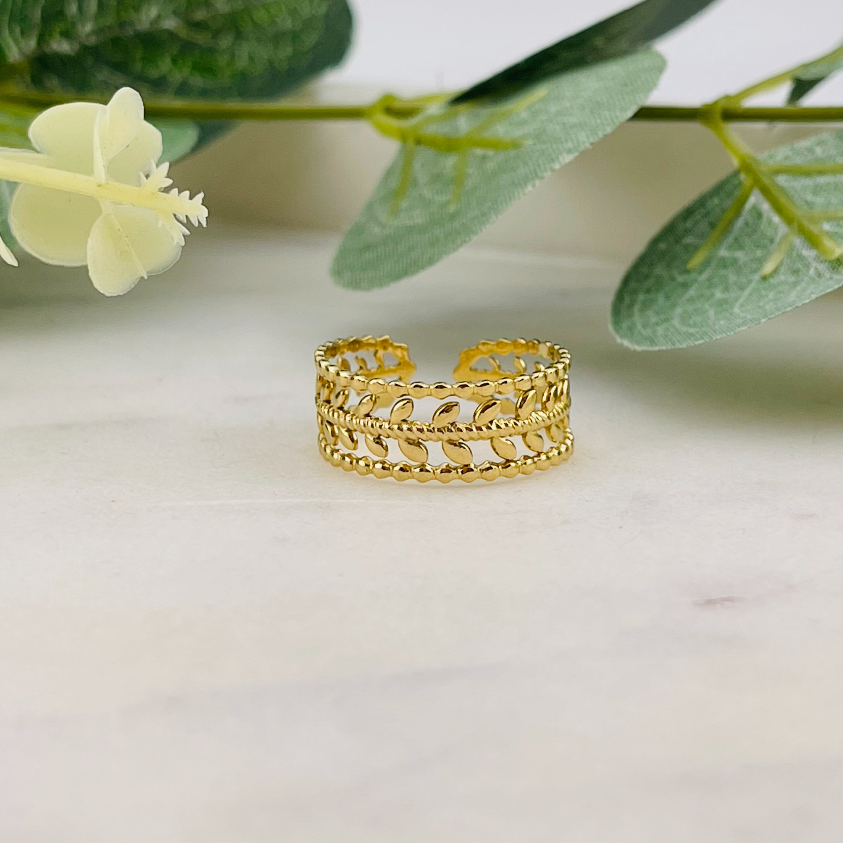 Offener dreireihiger Goldring feinem Boho-Muster Papeta