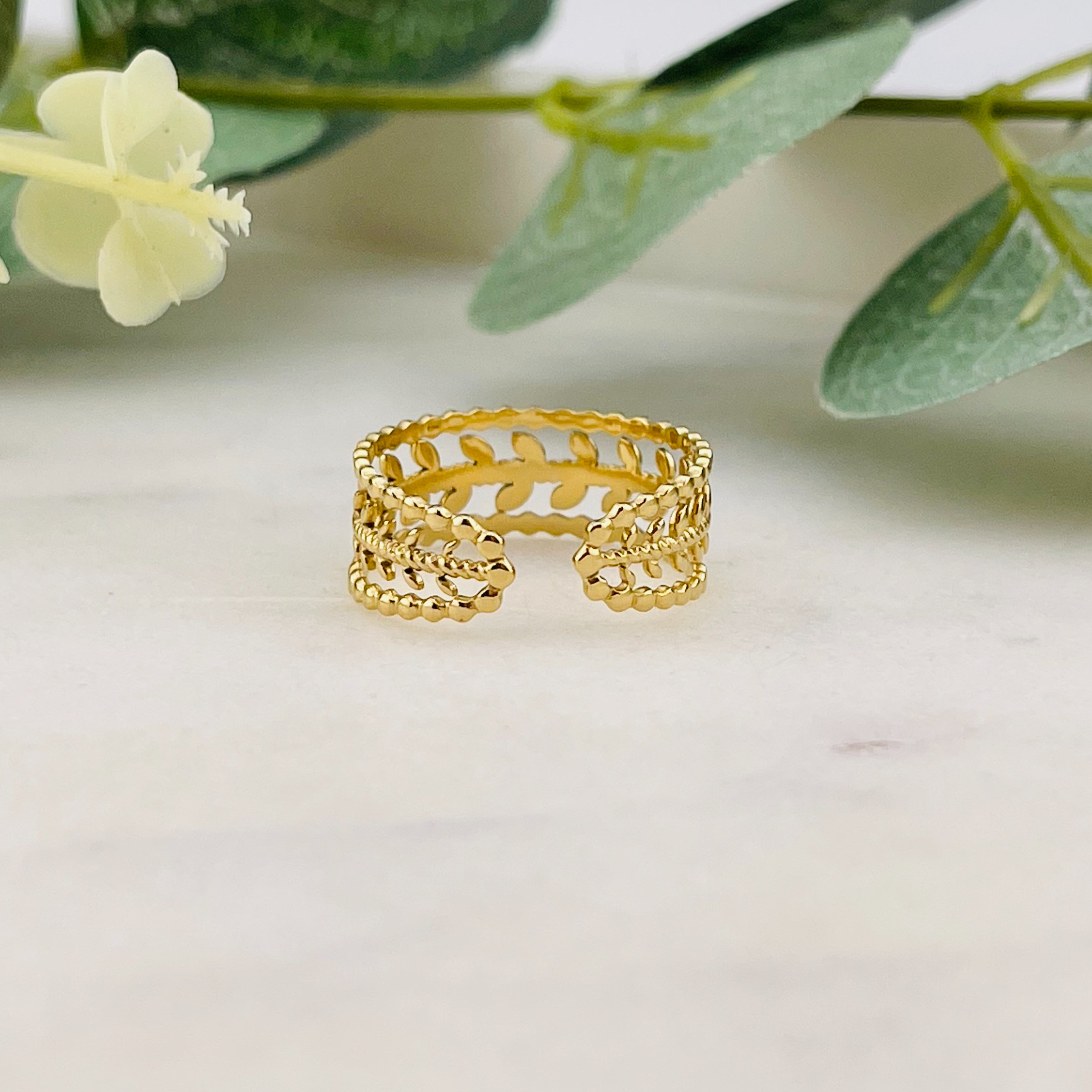 Offener dreireihiger Goldring feinem Boho-Muster Papeta