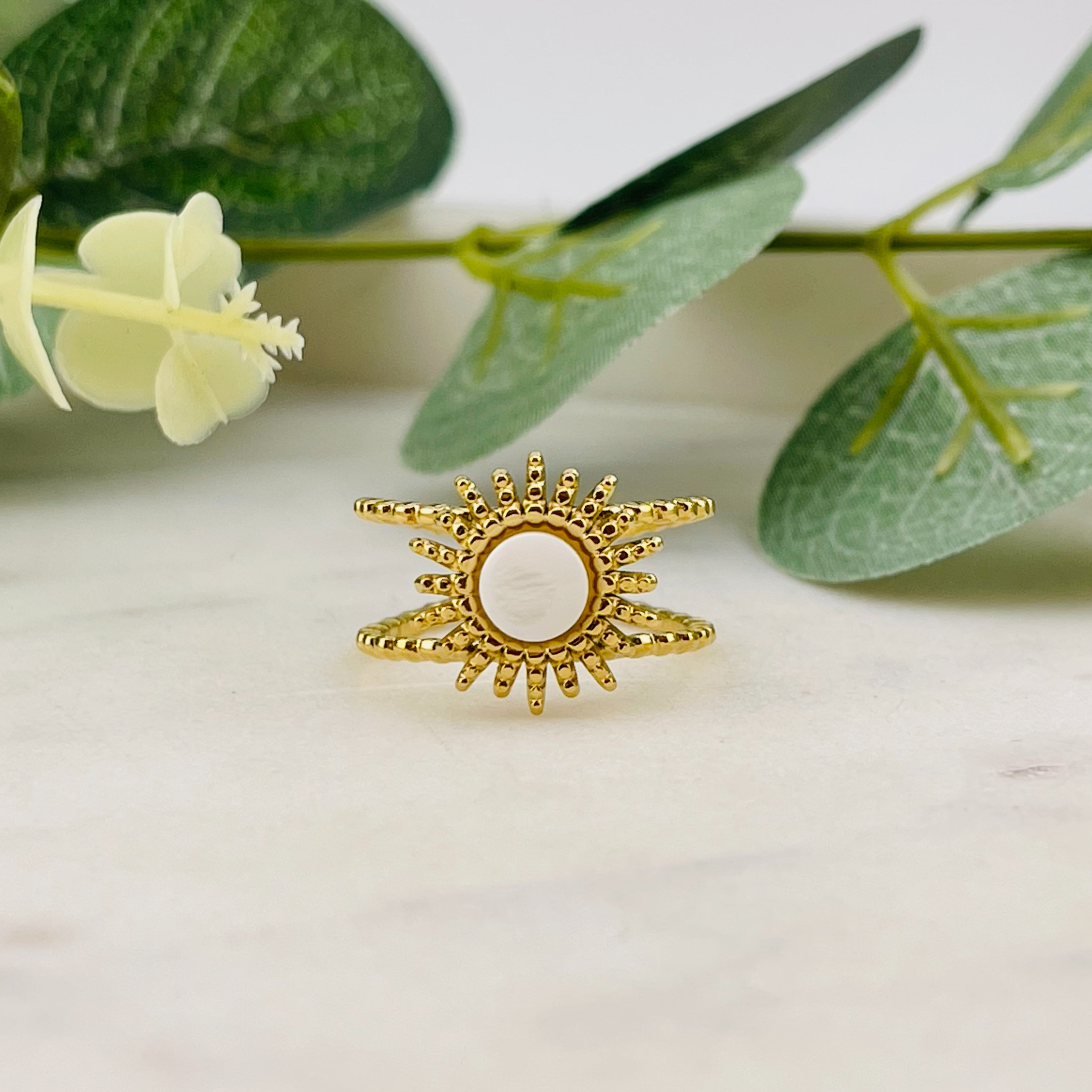 Goldring mit weissem Stein in Sonne Boho-Style Claix