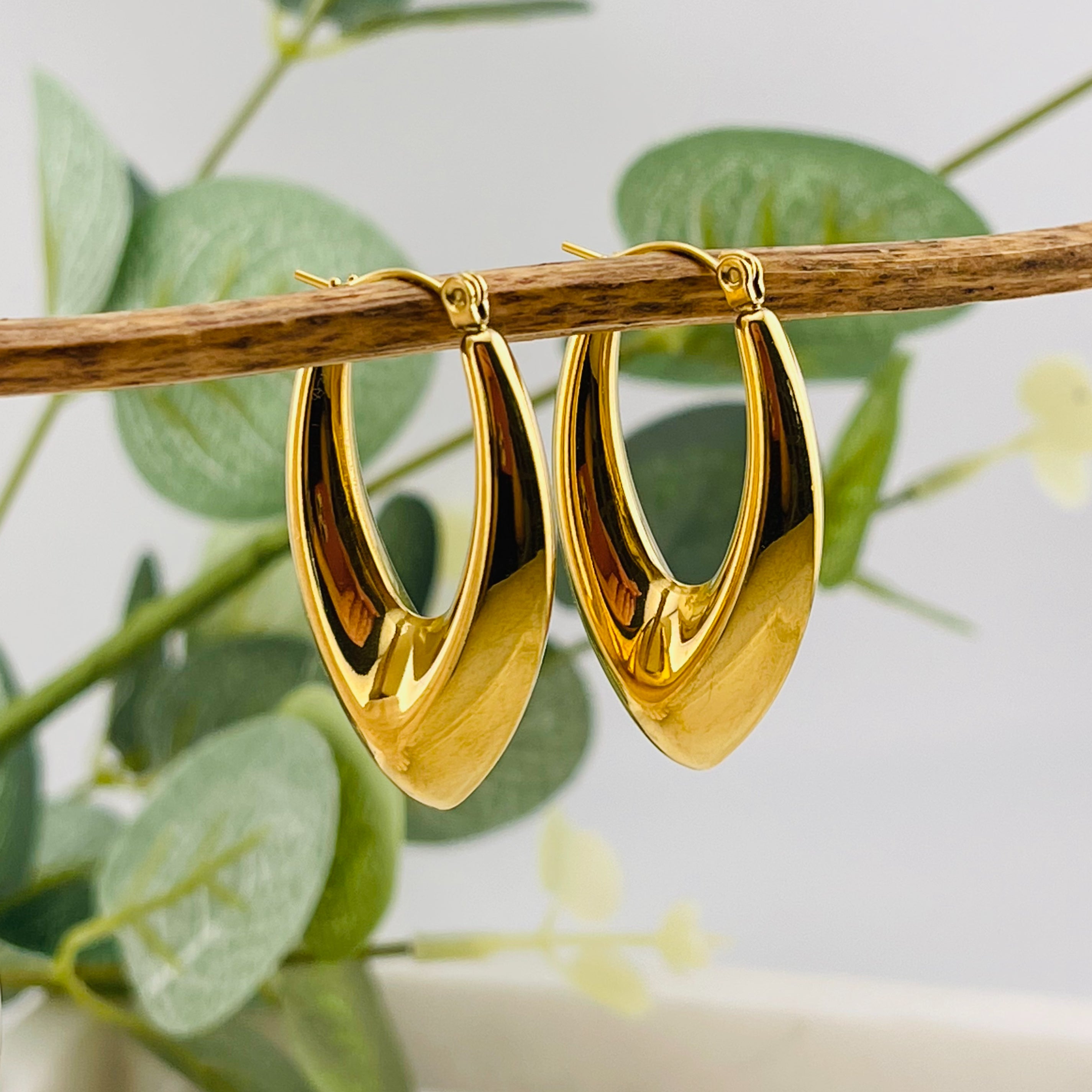 Schlichte breite Gold-Creolen Ohrringe aus Edelstahl Lacey