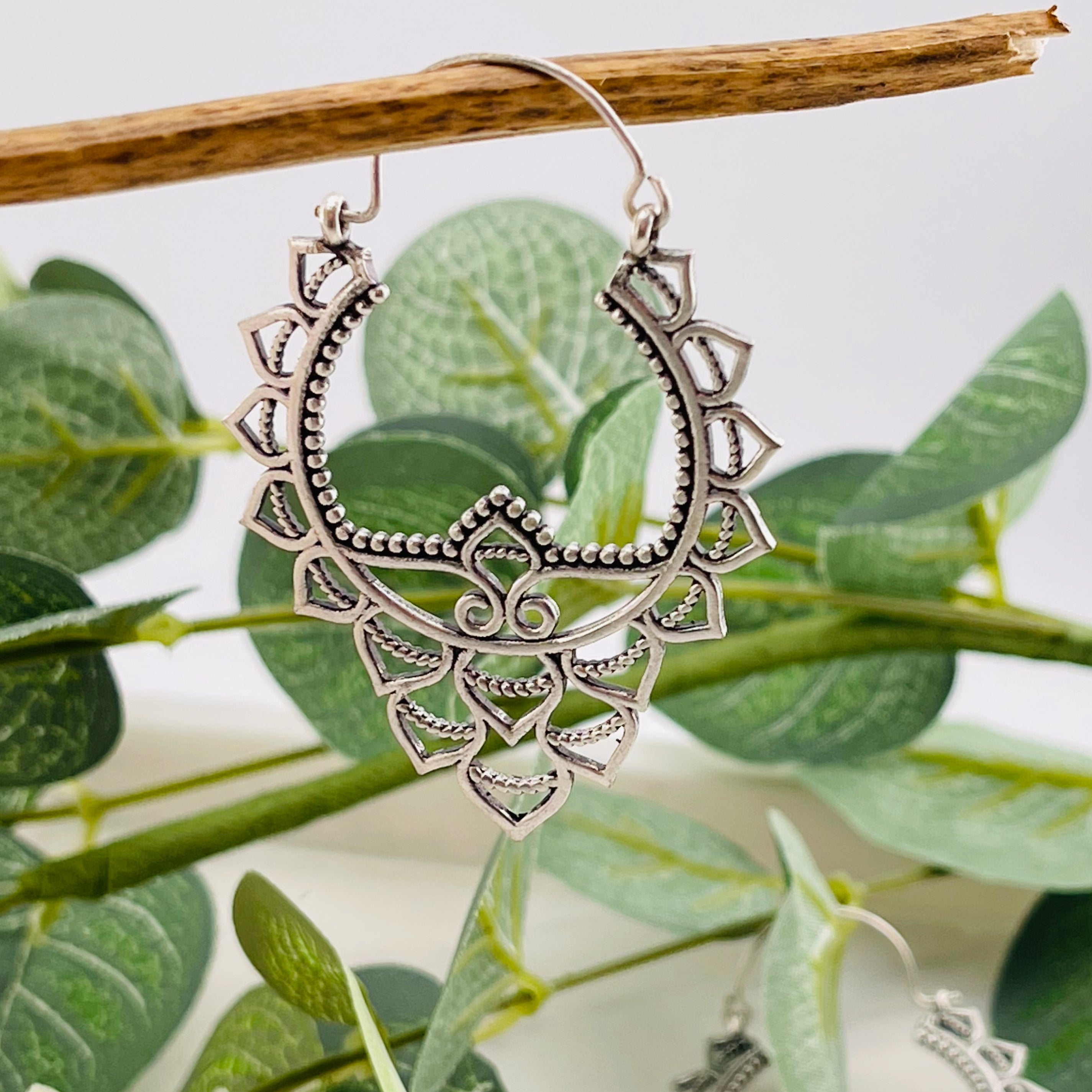 Grosse silberne Ohrringe im indischen Boho-Style Louanna
