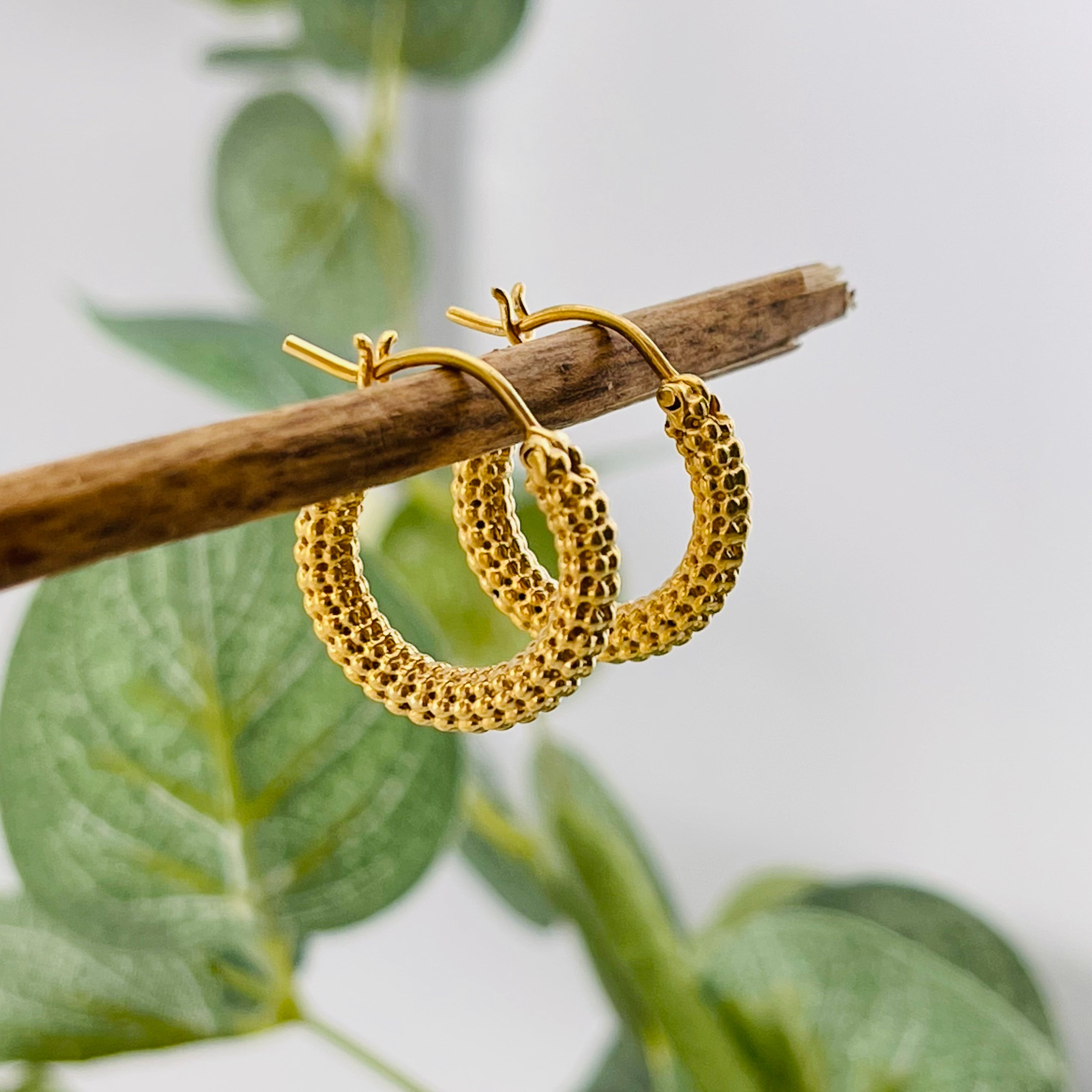 Kleine Goldcreolen-Ohrringe Edel-Boho Look Suna