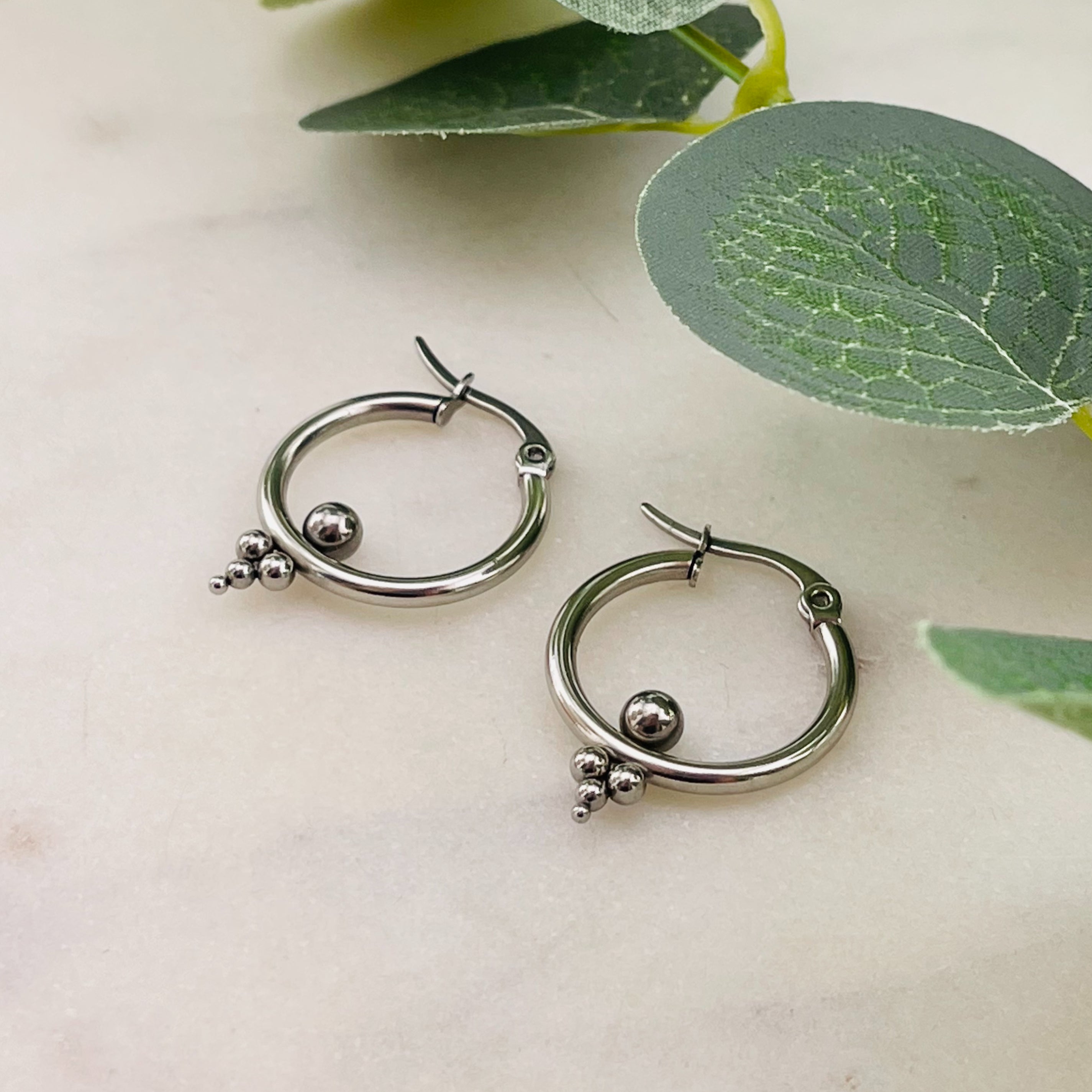 Stylische Boho Creolen aus silbernem Edelstahl Anira