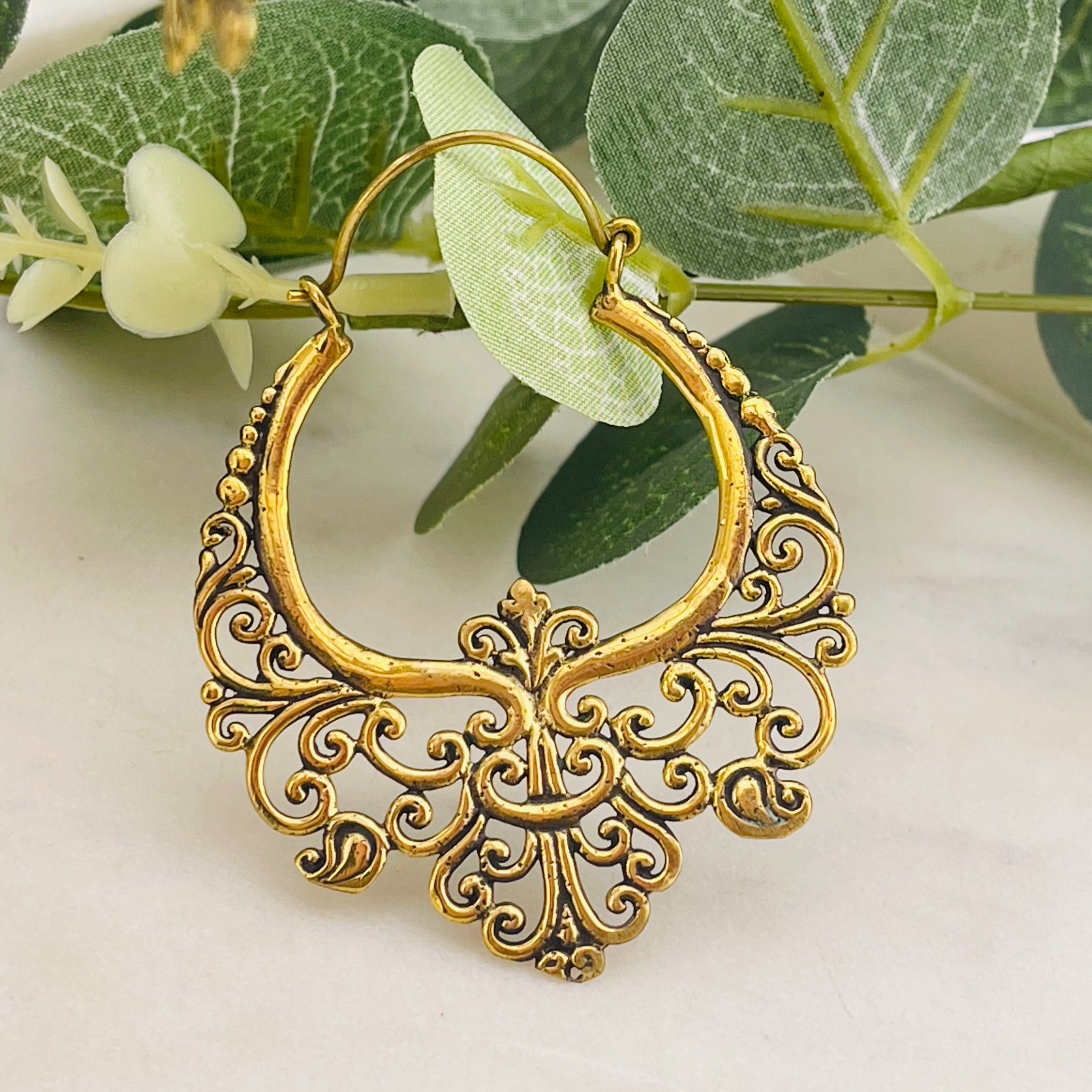 Goldene Hippie-Ohrringe im indischen Boho-Style Sedela