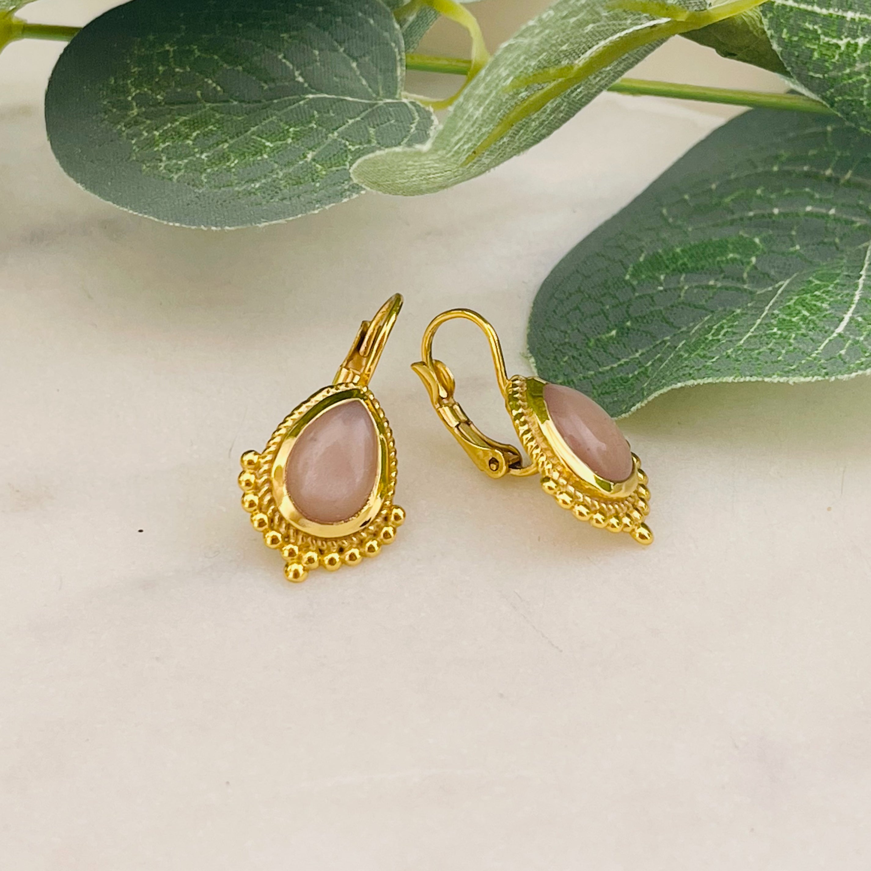 Goldene Tropfen-Ohrhänger mit Rauchquarz Vintage Pink Sand Toya