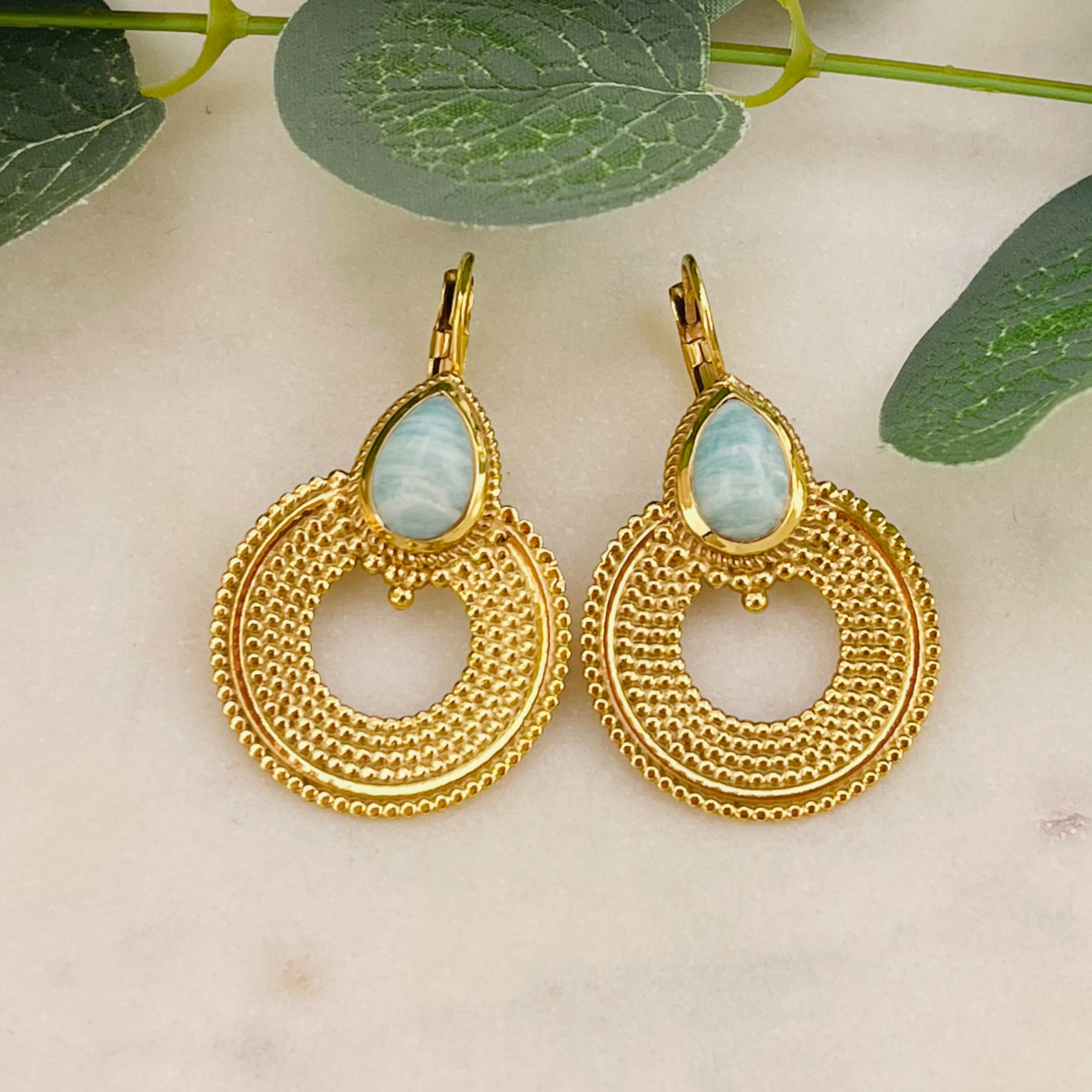Goldene Ohrhänger mit Boho-Reifen und türkis Stein Pink Sand Rabea