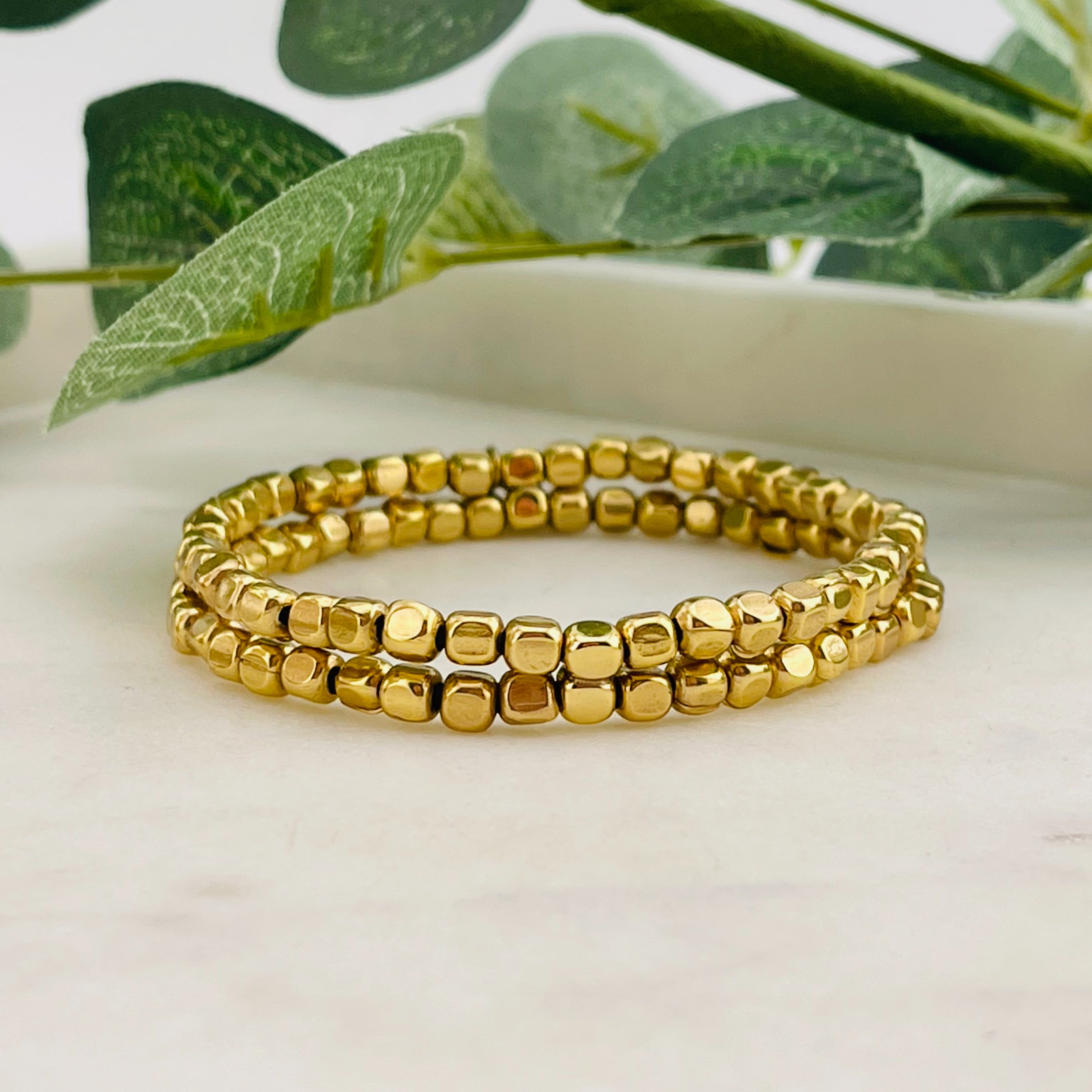 Elastisches Doppelarmband mit Goldperlen Pink Sand Sanna