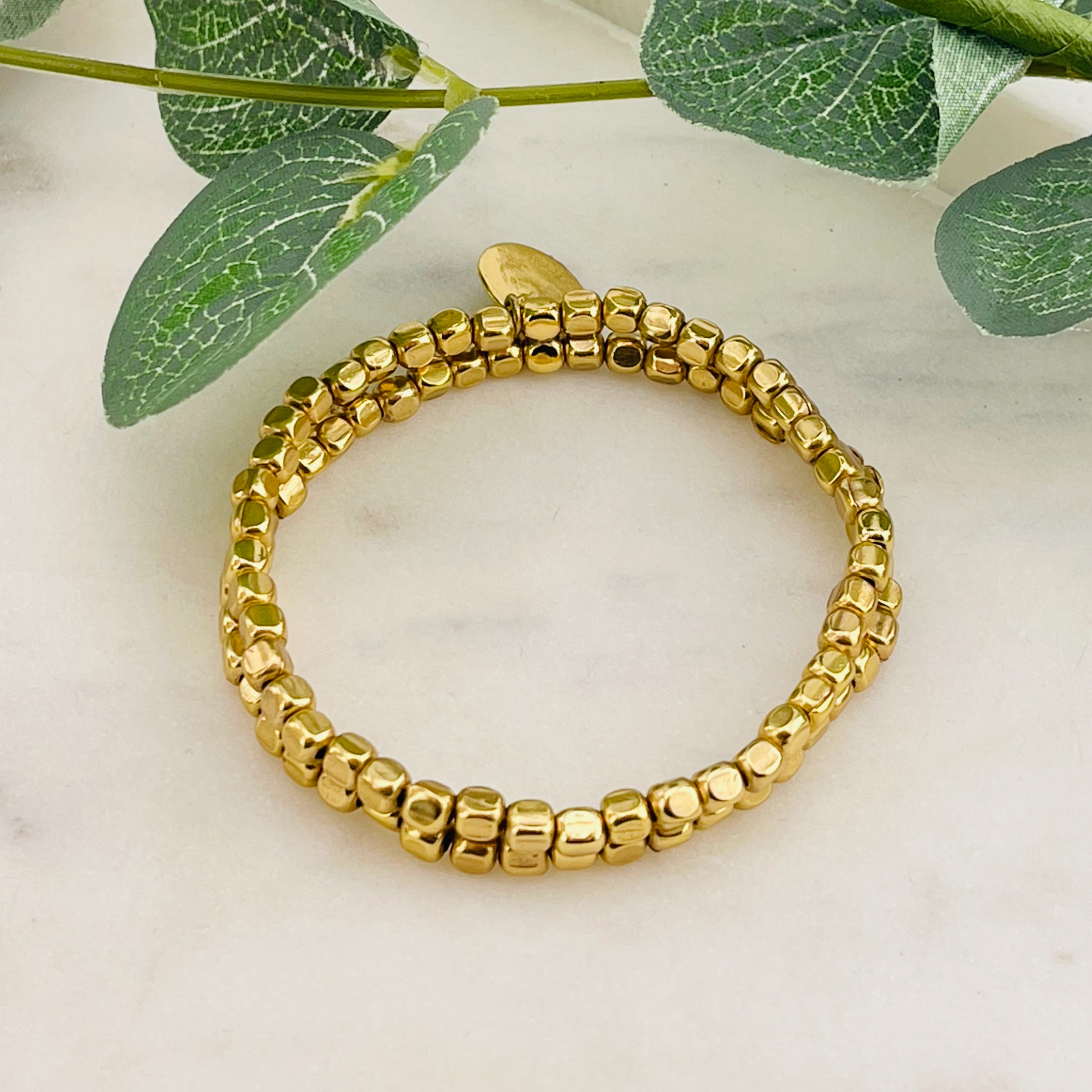 Elastisches Doppelarmband mit Goldperlen Pink Sand Sanna