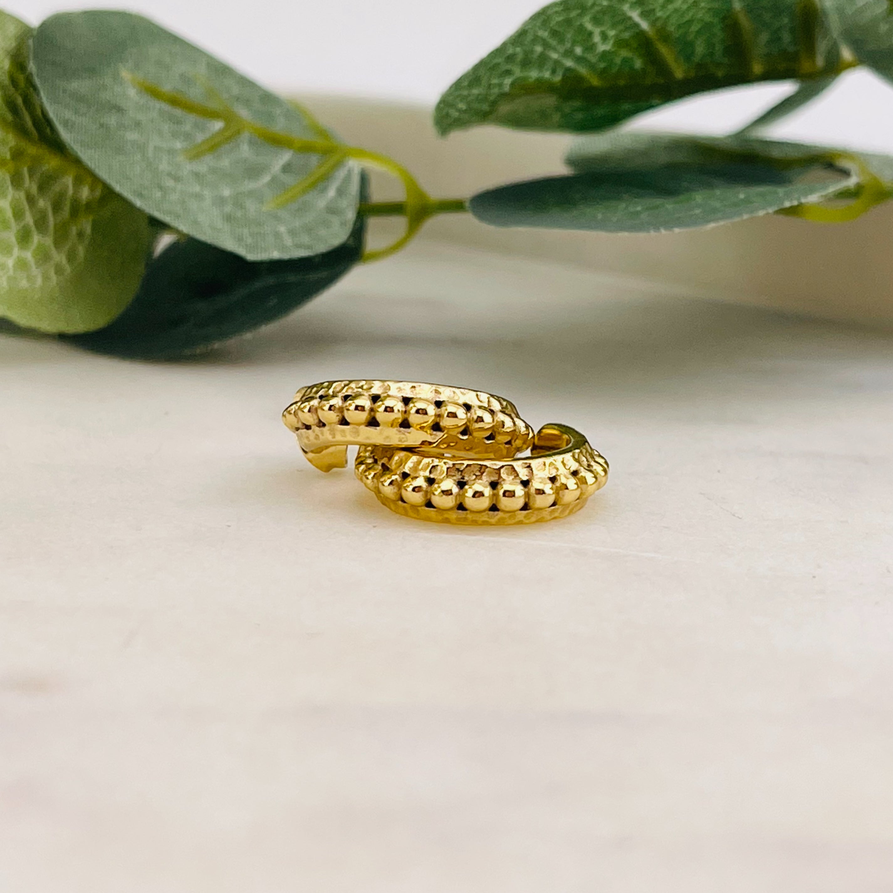 Kleine Goldcreolen-Ohrringe mit Boho-Flair Pink Sand Fiona