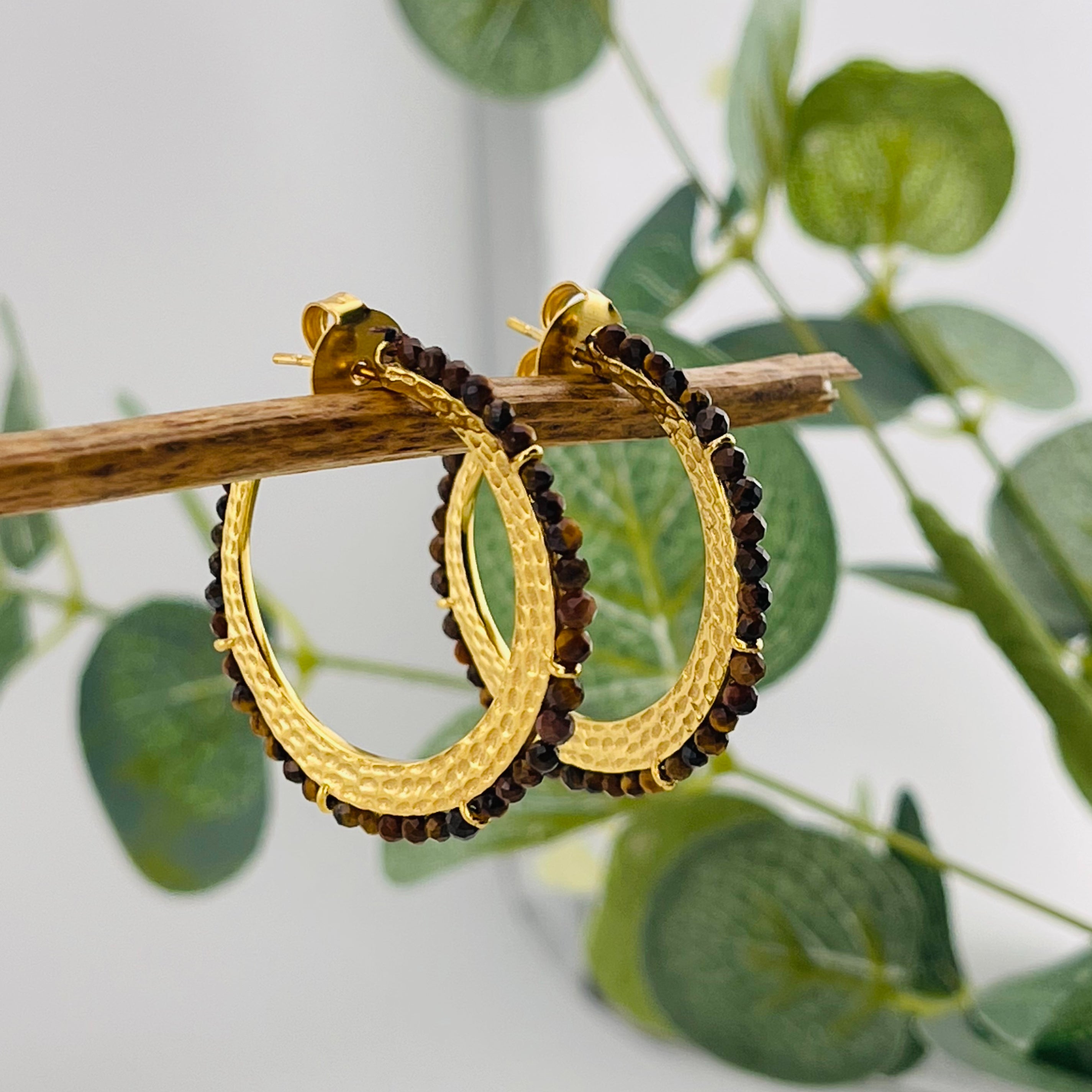 Gold Creolen mit Tigerauge-Perlenstrang Pink Sand Soley