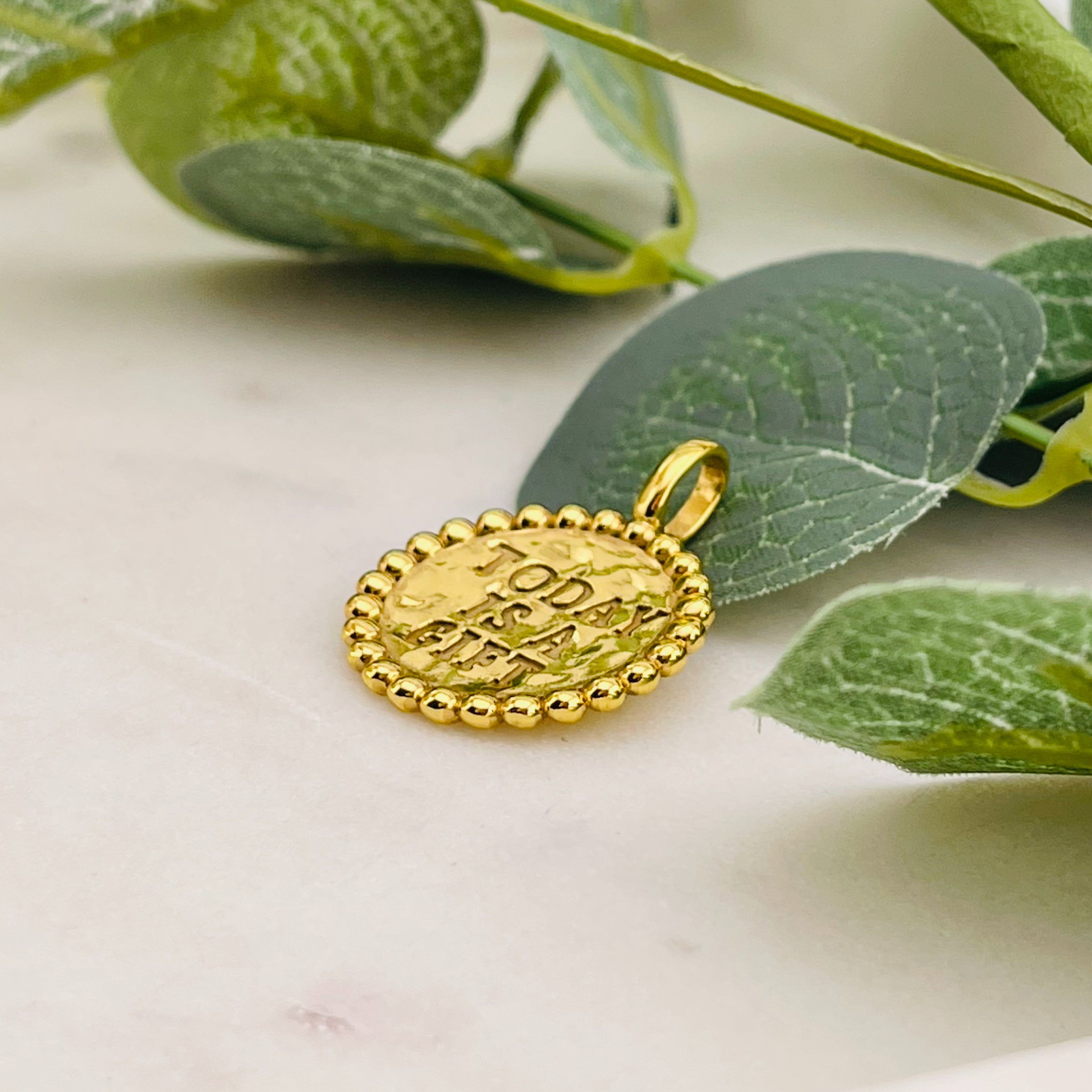 Gold-Anhänger für Ketten oder Schlüsselbund "Today is a Gift"