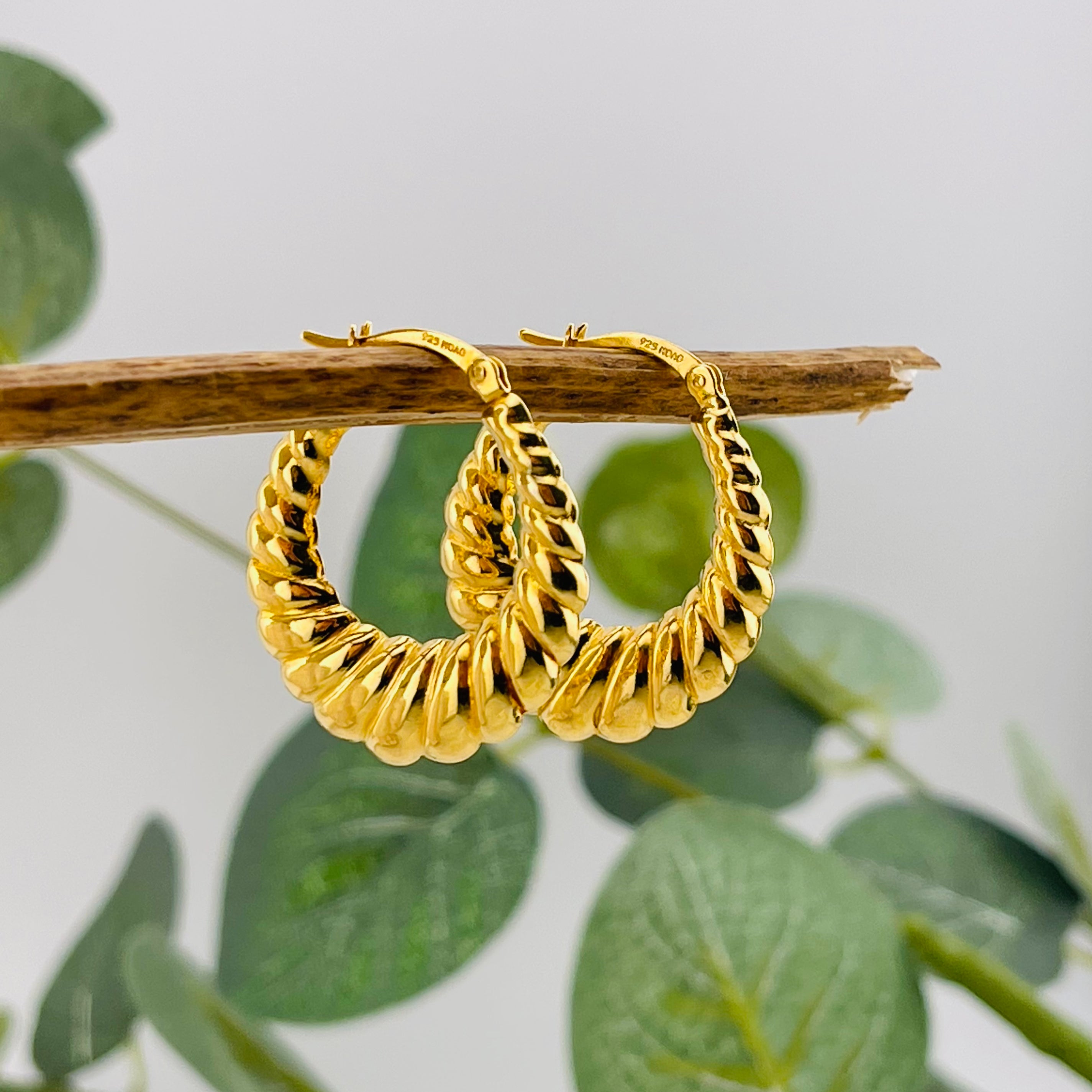 Breite goldene Creolen-Ohrringe Urban-Style Runa