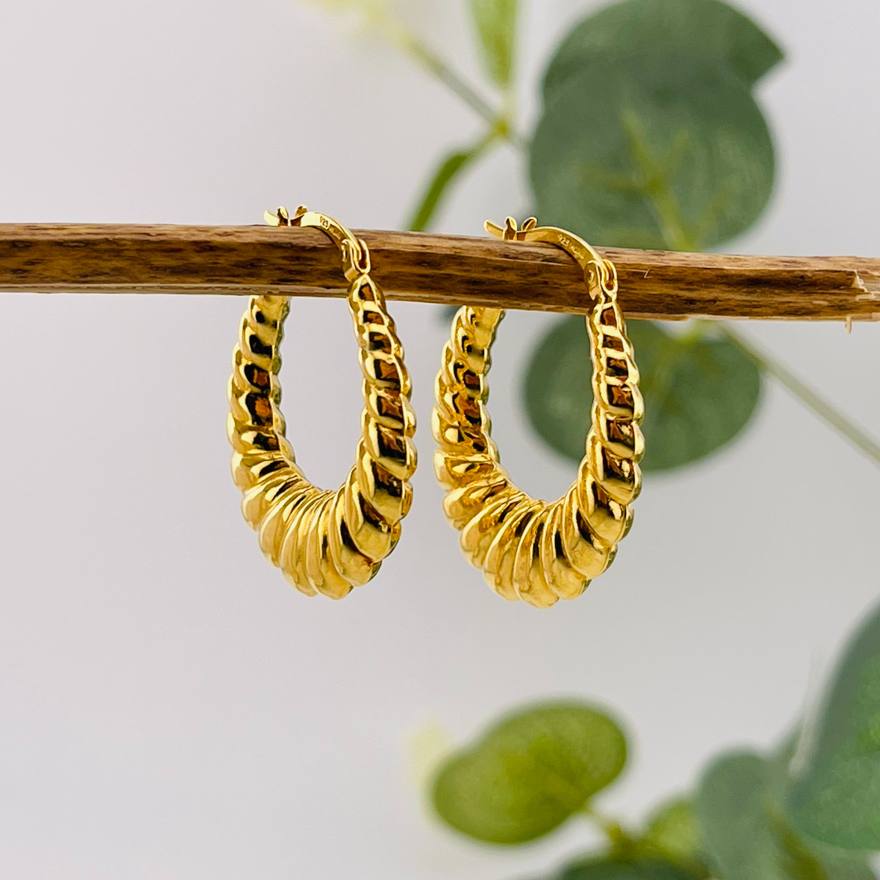 Breite goldene Creolen-Ohrringe Urban-Style Runa