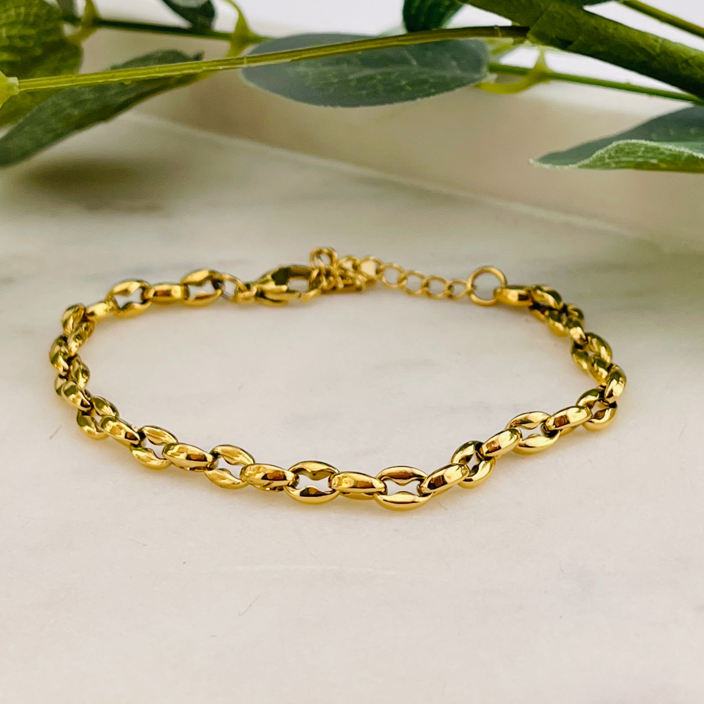 Stylisches Goldketten-Armband aus goldüberzogenem Edelstahl Naja