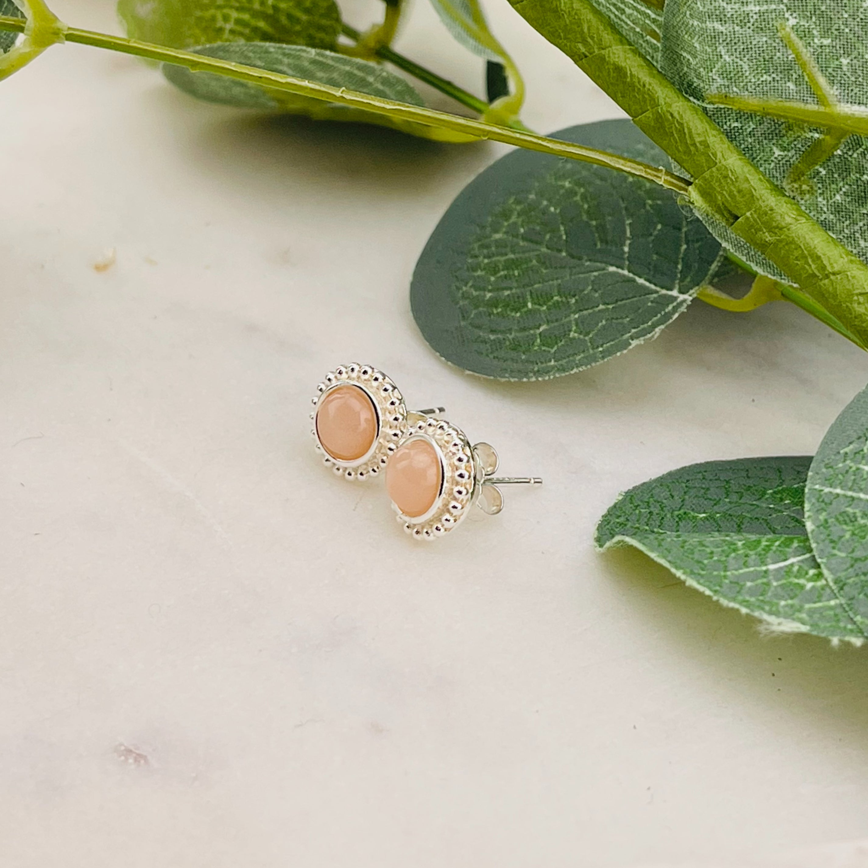 Silberohrstecker mit apricot Mondstein Boho Vintage Celaphine